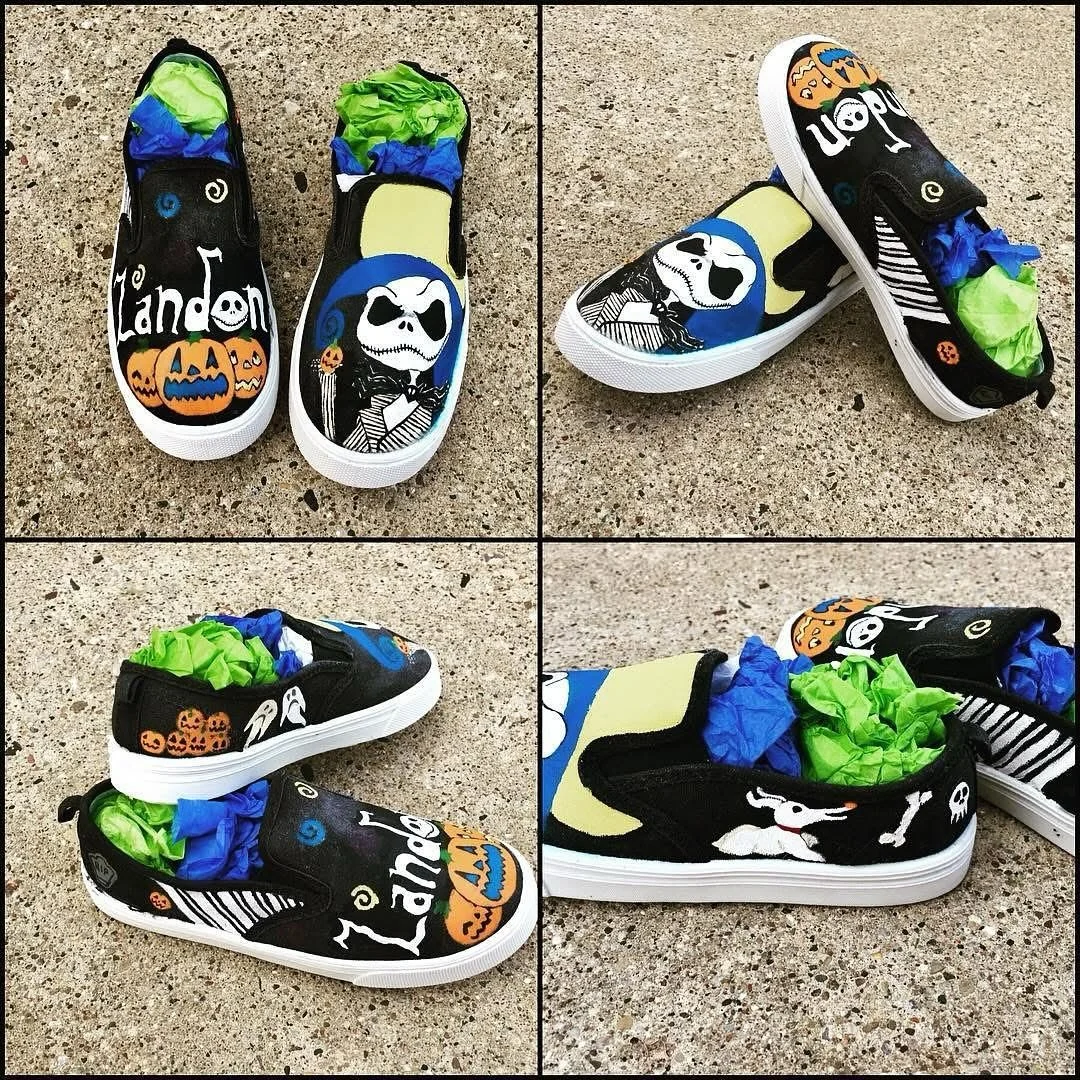 Central Illinois!
Interested in receiving these shoes or helping us create them? 
Contact us:
Call or Text: 309-550-4710
Email: victoria@artaltruistic.com
#LittleFeetBigDreams #volunteerpeoria #paintedshoes