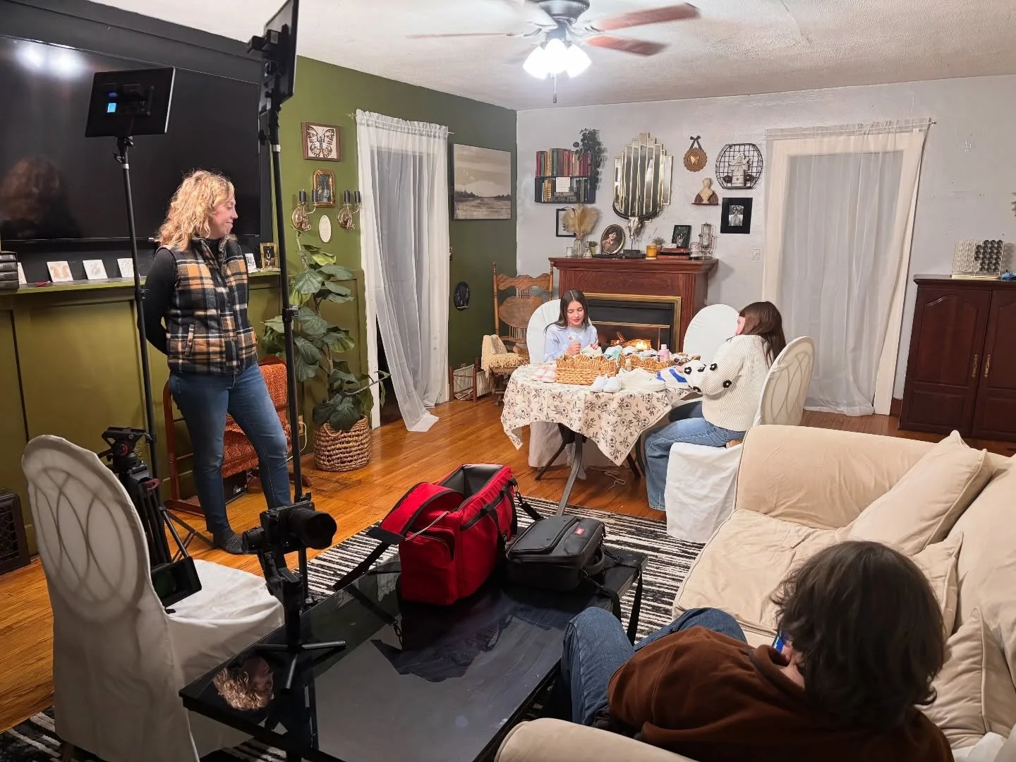 &ldquo;Hi, I&rsquo;m Victoria with Little Feet, Big Dreams, and you&rsquo;re watching WTVP PBS.&rdquo; Was incredibly hard to say for some reason lol ✨ #grateful #arttherapy #anxioustilyoumakeit