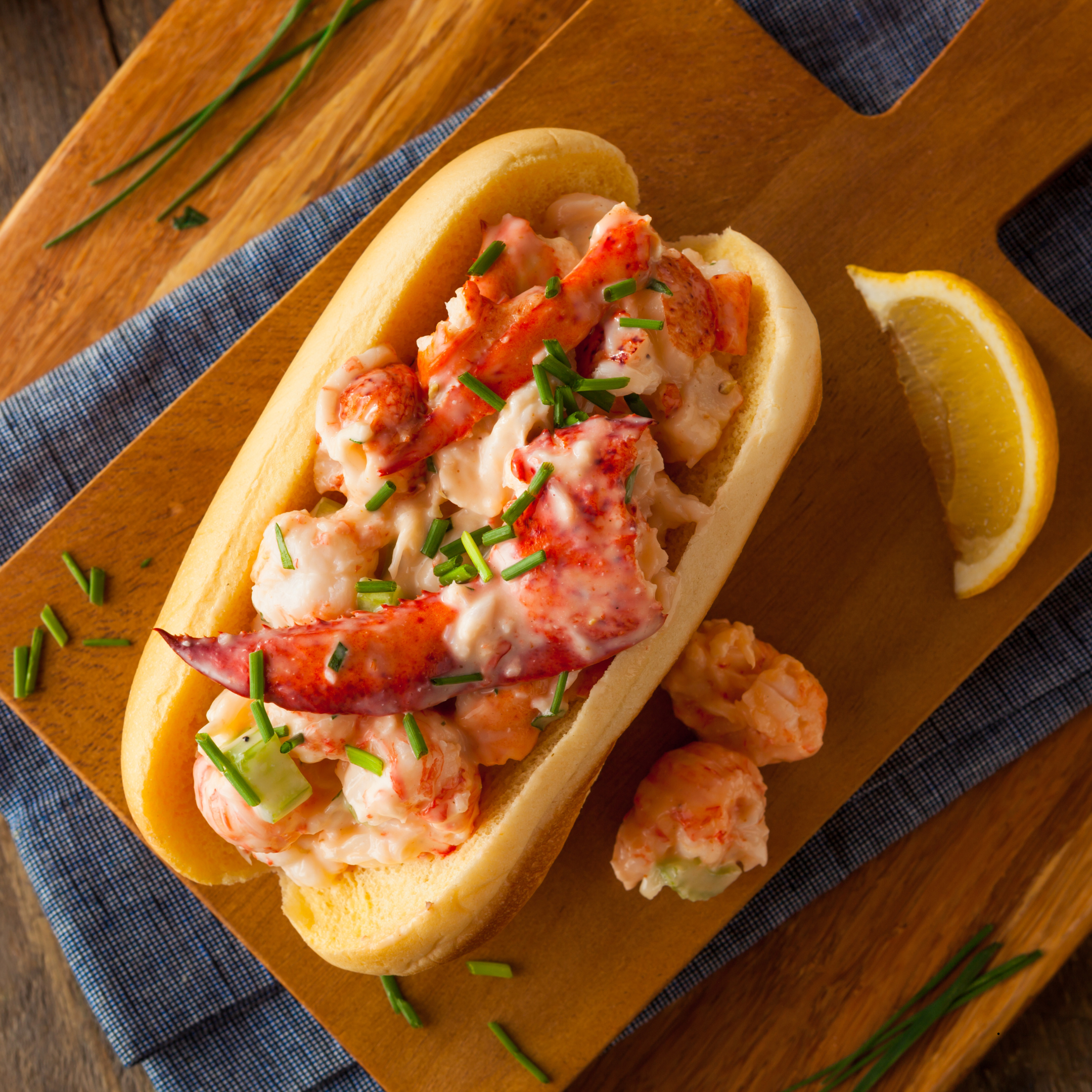 Connecticut-Style Lobster Rolls 