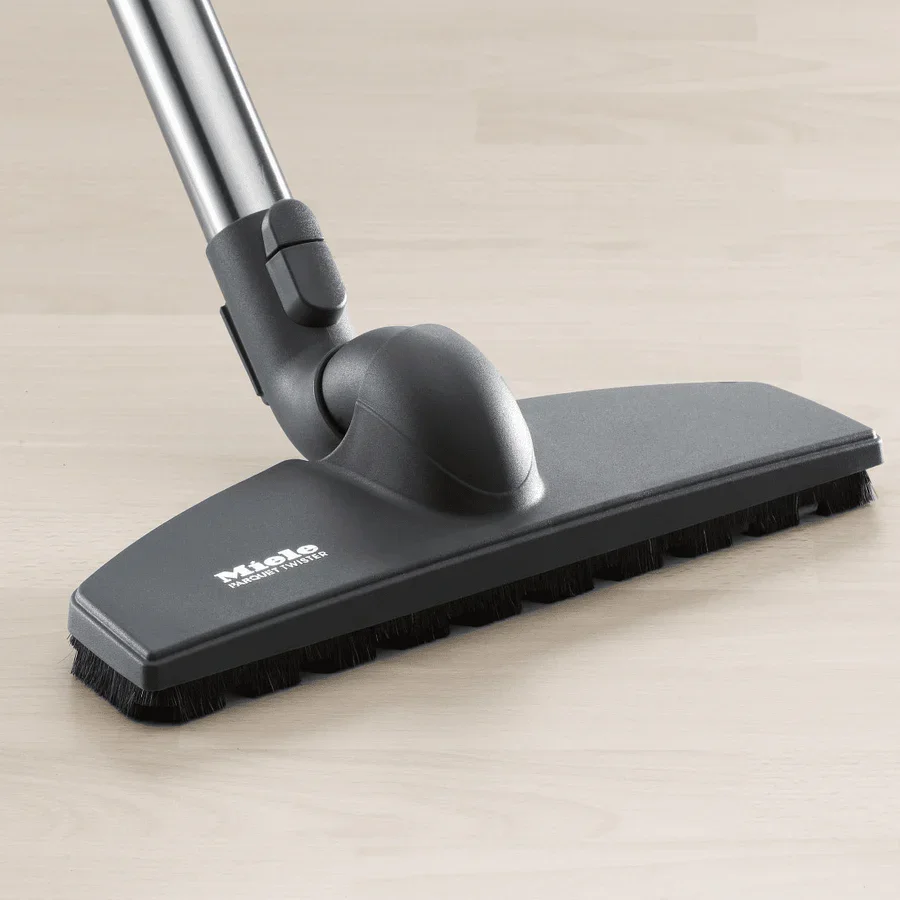 miele-sbb-300-3-parquet-twister-brush-lifestyle.webp
