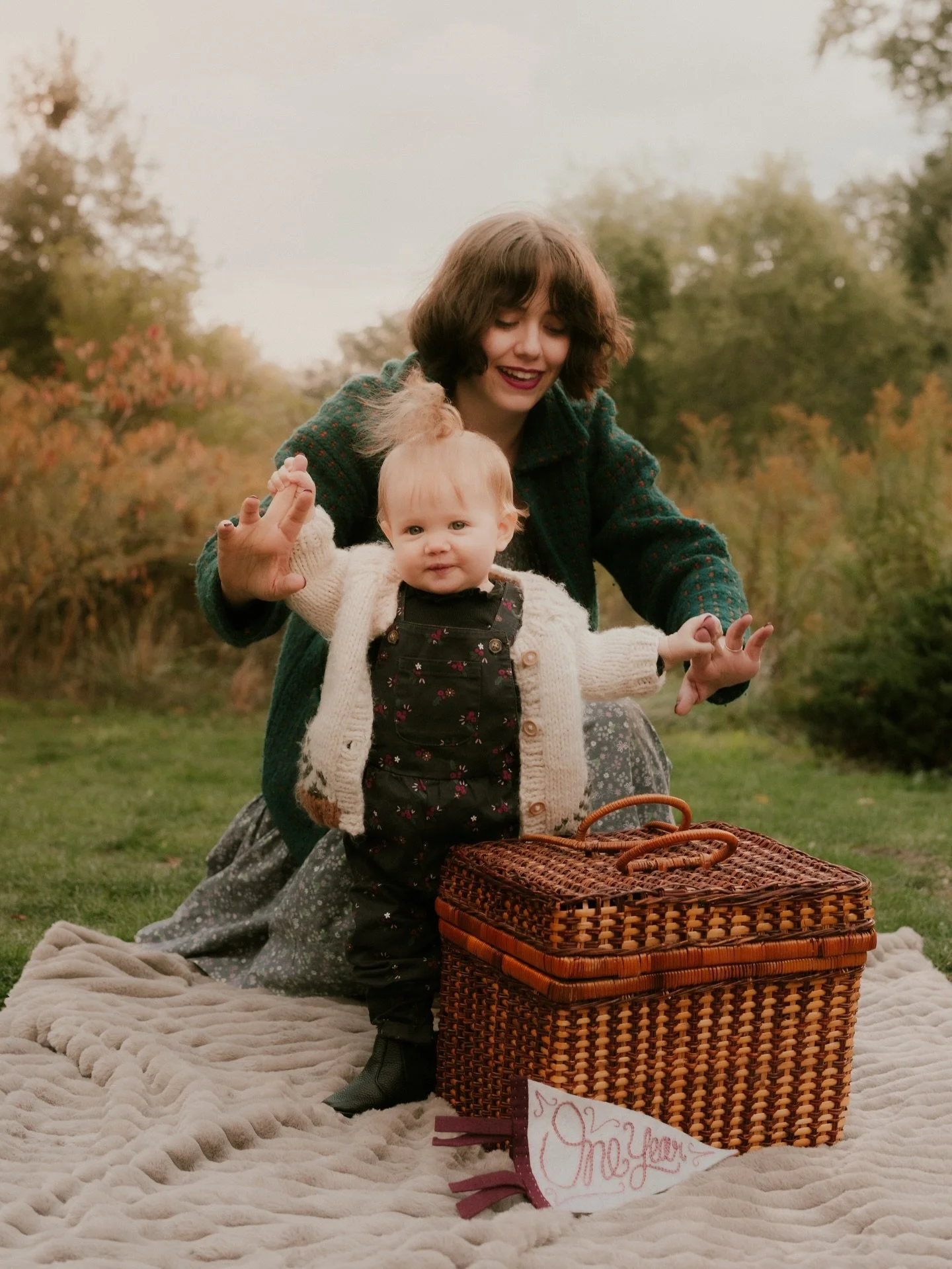 The sweetest little first birthday session 🥹