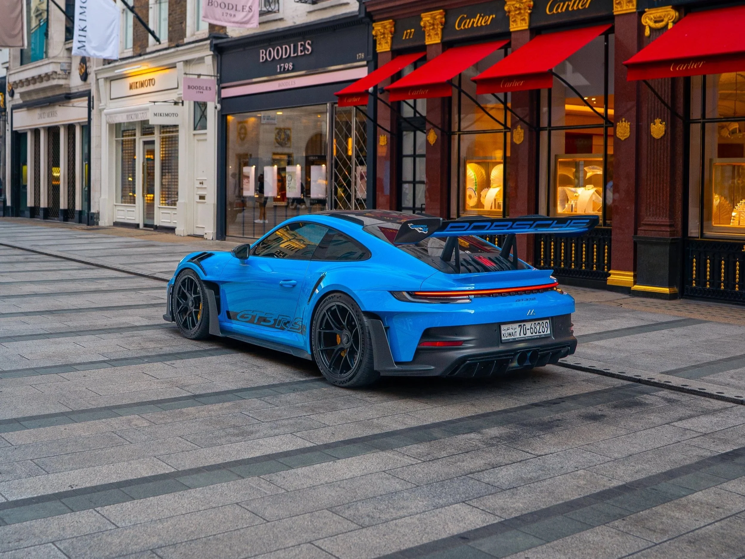 Shark Blue 992 GT3RS