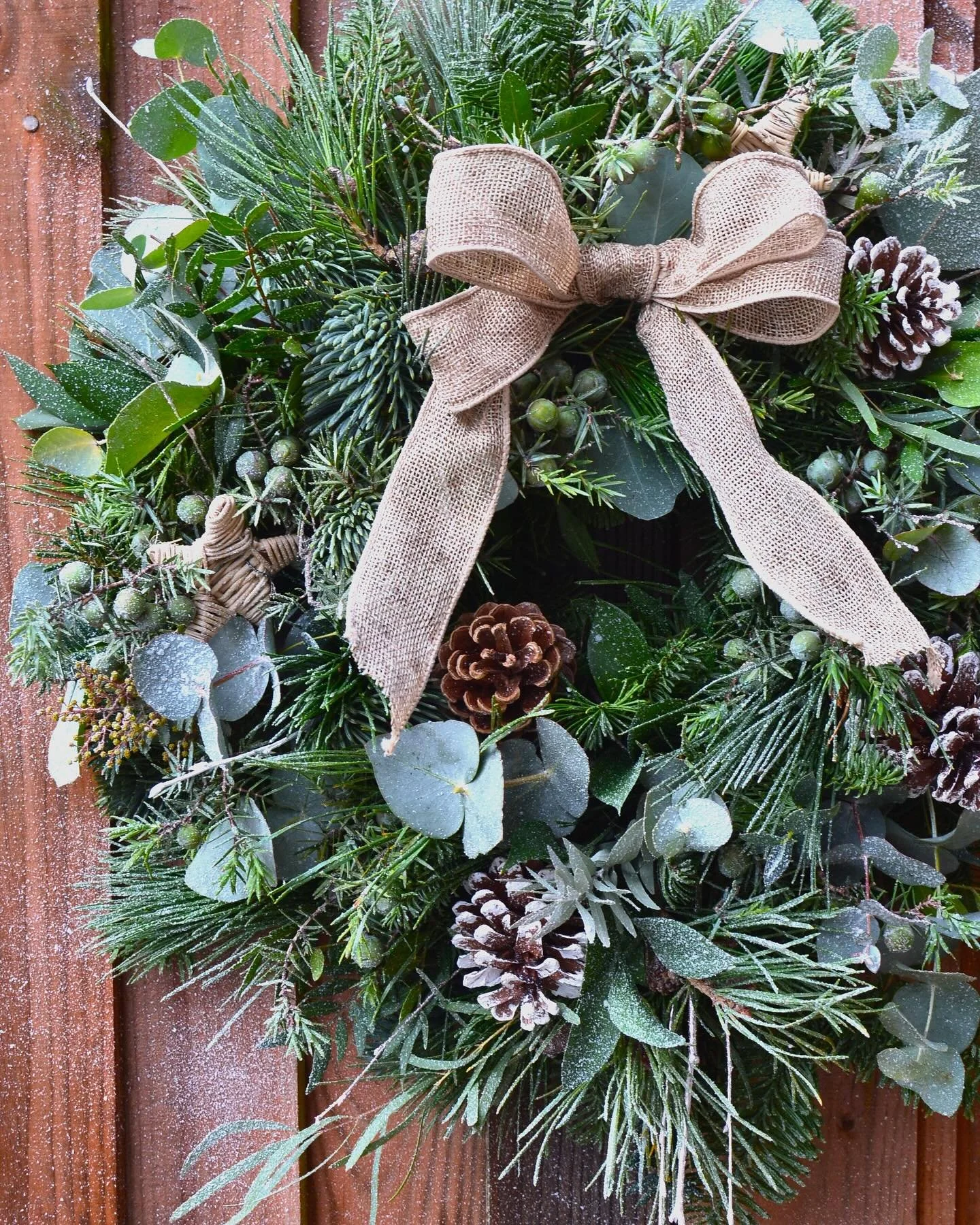 This gorgeous snowy wreath is ready to go to her new home with @lucymiabeauty - I can&rsquo;t wait to see her on the salon door ❄️🌿