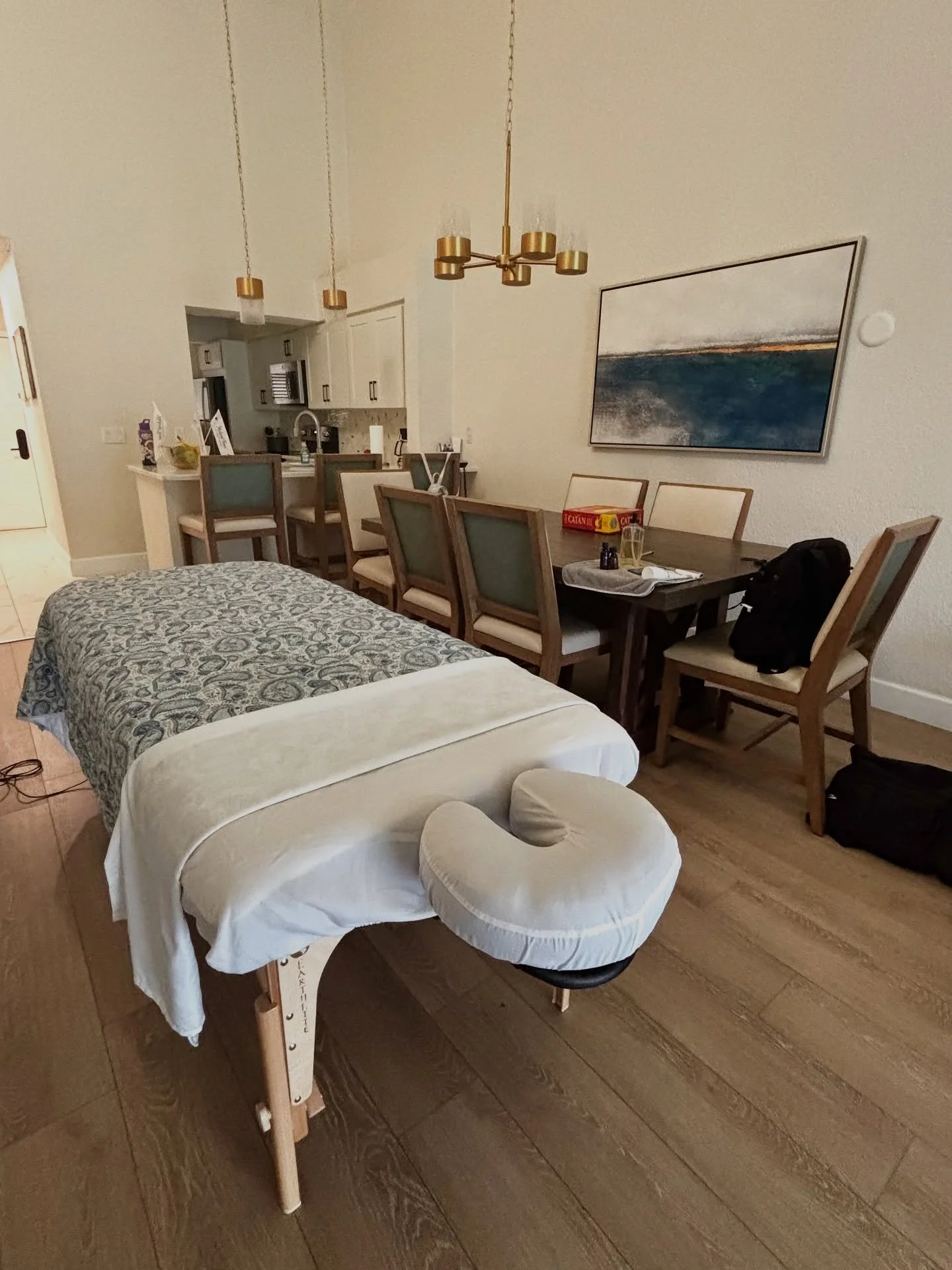 When it comes to massage, we know how important it is to personalize the session to address your specific needs. Whether you want to relax 💆🏻‍♀️ or you want to feel more energized ⚡️, our massage therapists will use various massage techniques t