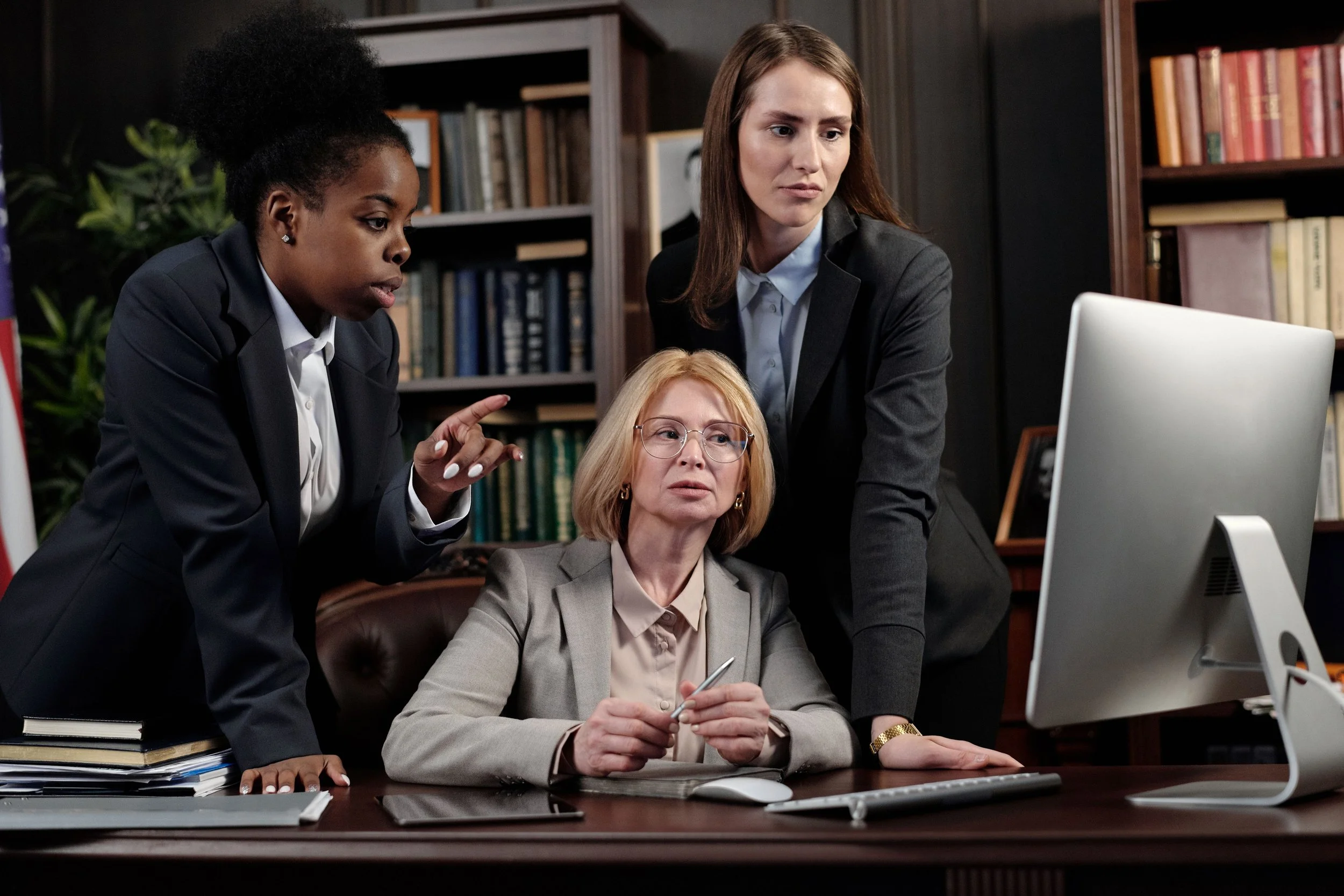 Payroll for Attorneys and Paralegals: The Complete Law Firm Payroll &amp; HCM Software Guide