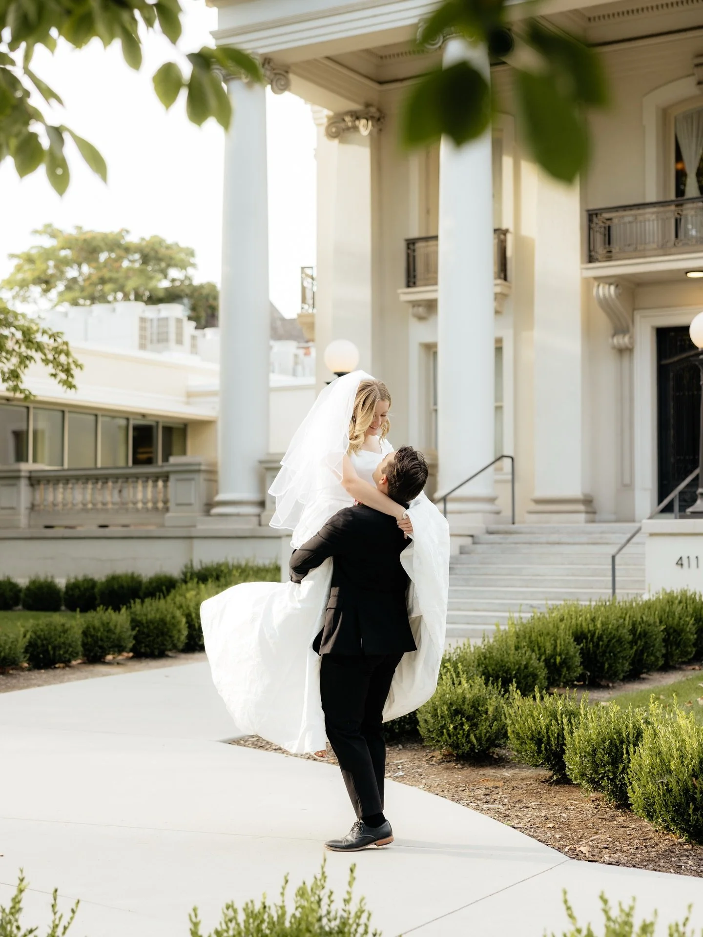 its crazy that these two have already been married for two months!✨