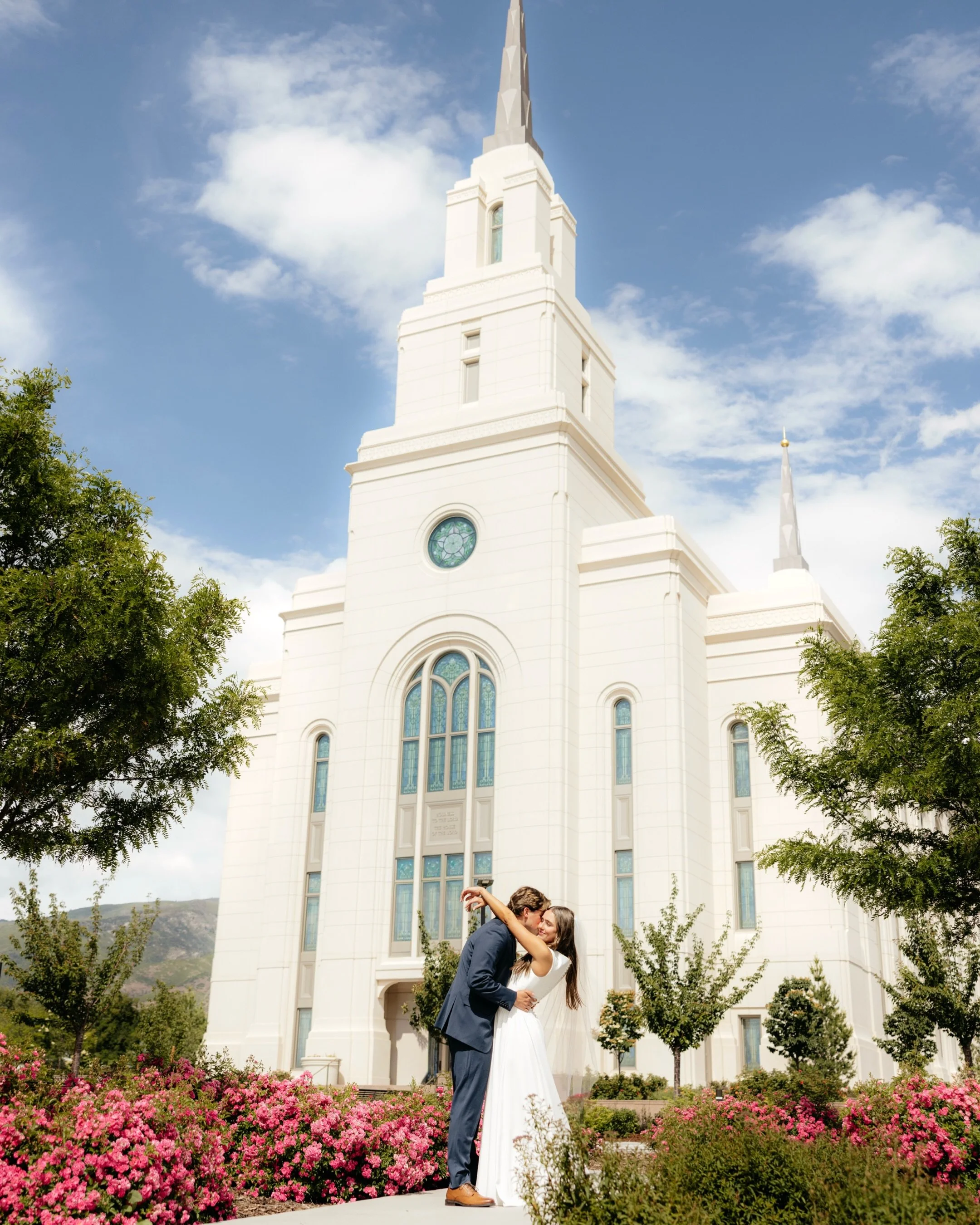 Sneak peeks from Saturdays wedding and I&rsquo;m OBSESSED🥹🤍✨ 

Introducing&hellip; Mr. &amp; Mrs. Snow💍❄️

&bull;
&bull;
&bull;
&bull;
&bull;
&bull;
&bull;

🏷️ wedding photo and film, Utah photographer, wedding day, 2026 bride, photo and video du