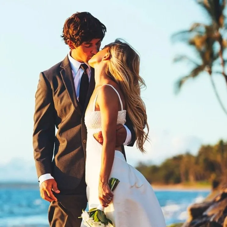 Small Hawaiian Weddings