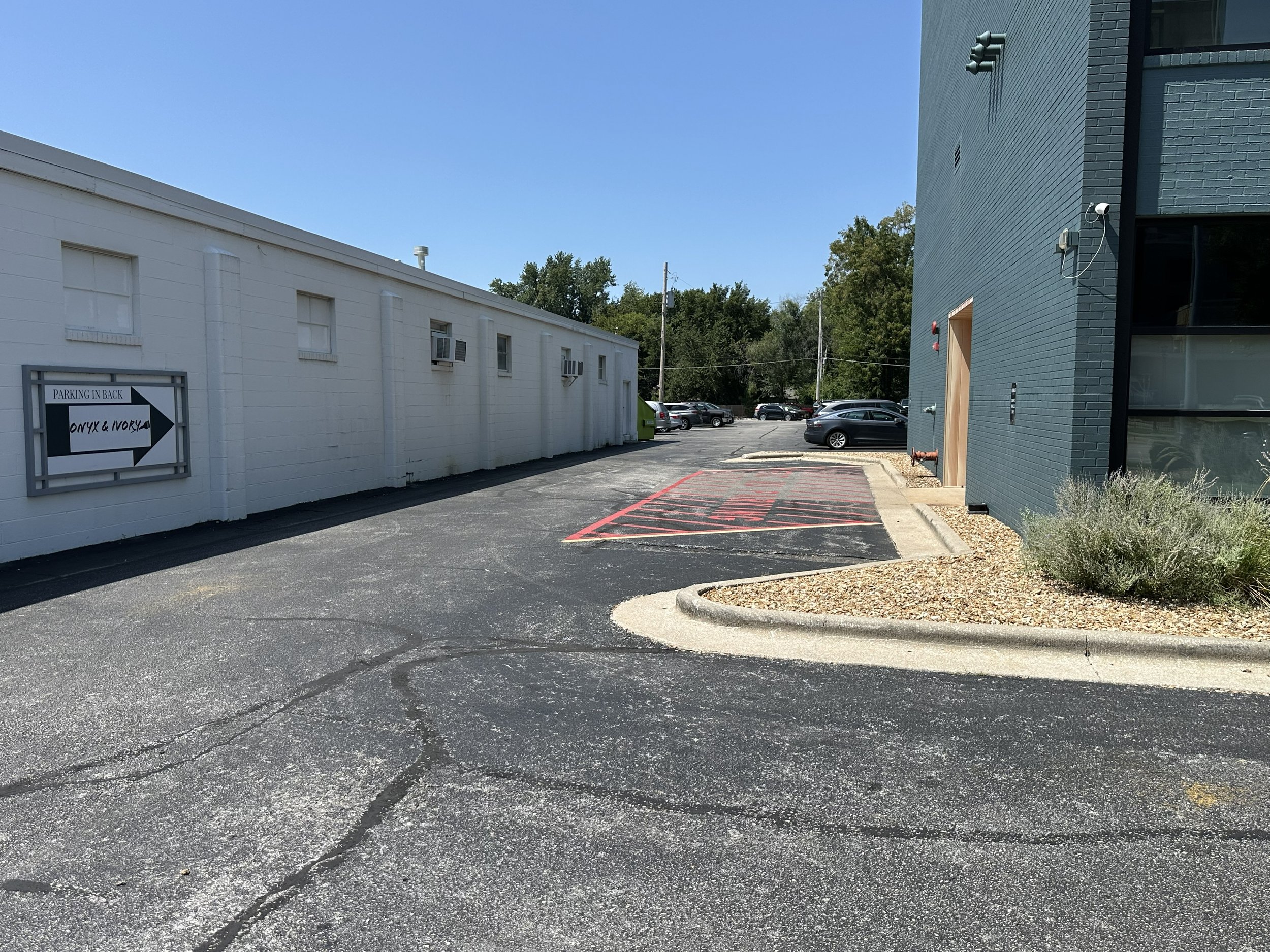 Driveway to rear parking lot