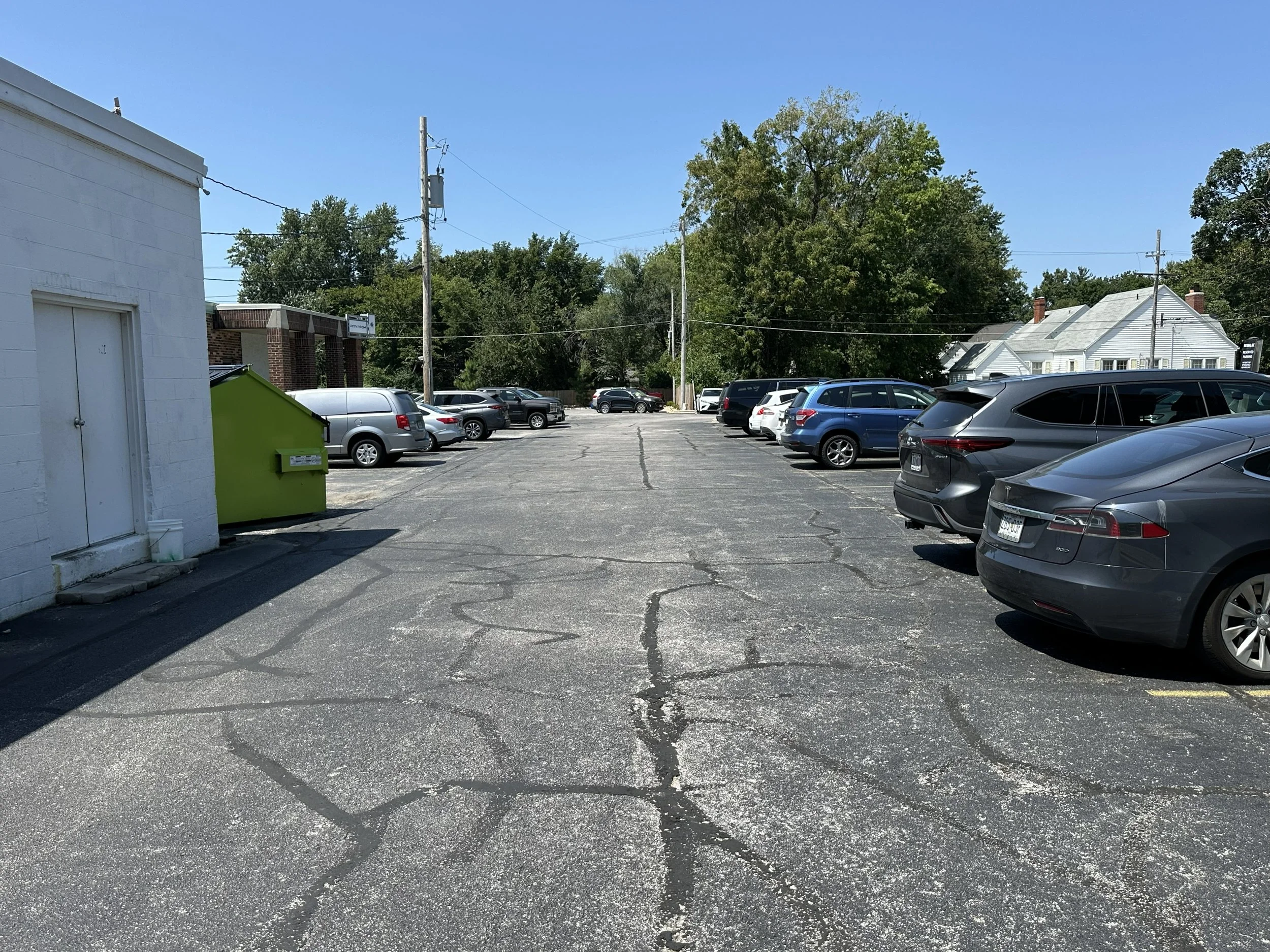 Driveway to rear parking lot