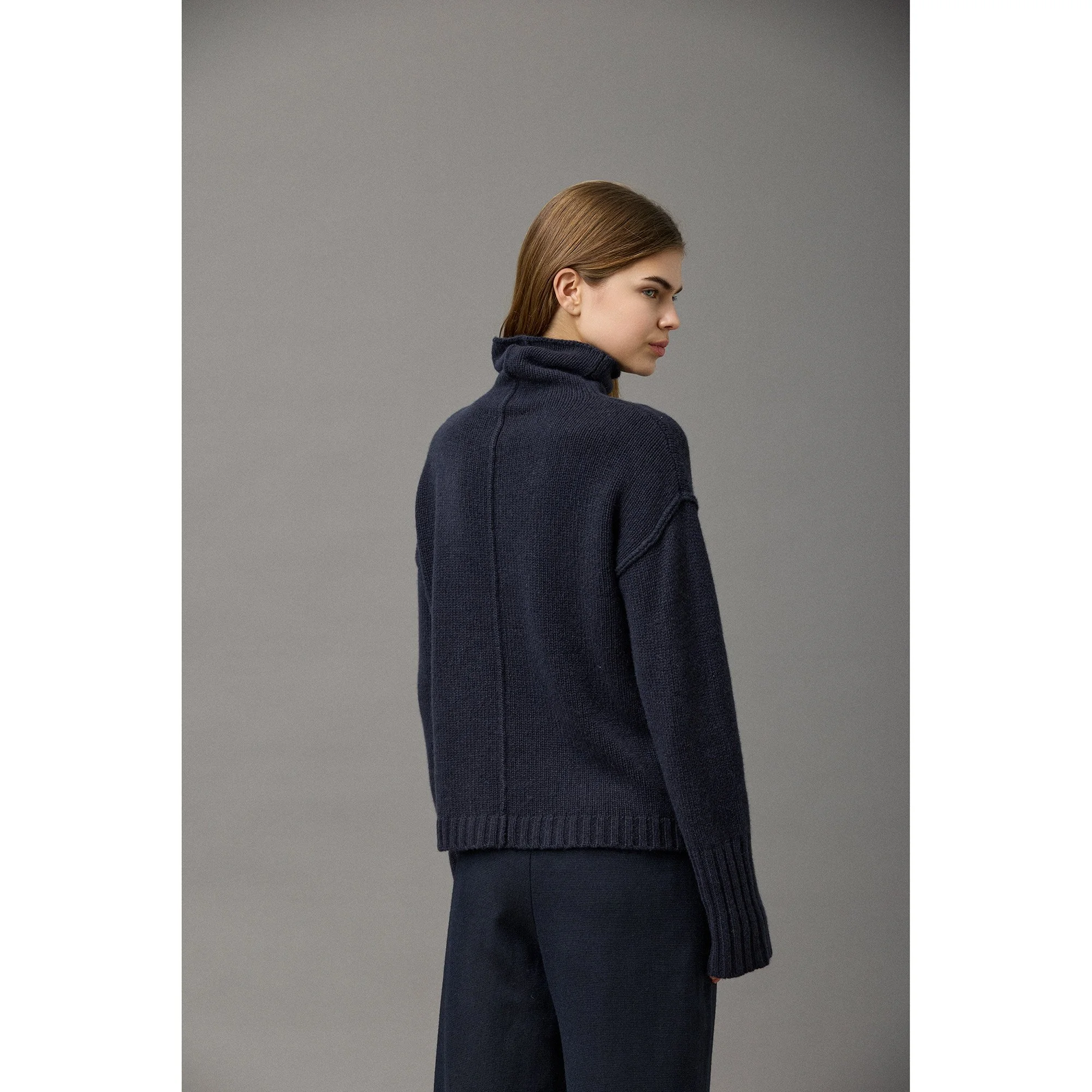 10.3GGTurtleneck-03.jpg