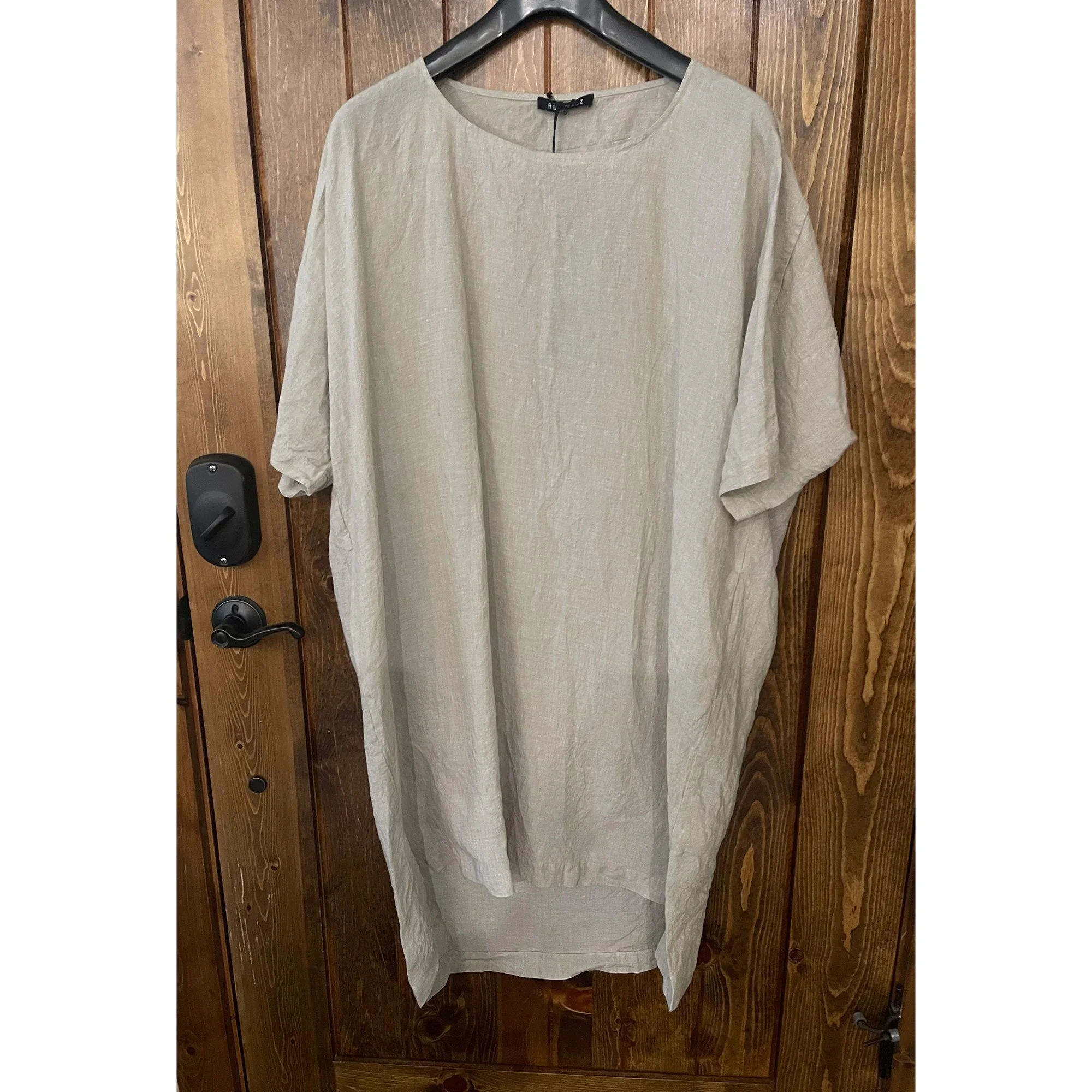Rundholz_Dress_dust.webp