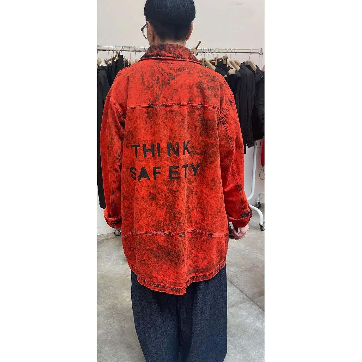 Rundholz_DipMens_ThinkSafe_Coat.webp