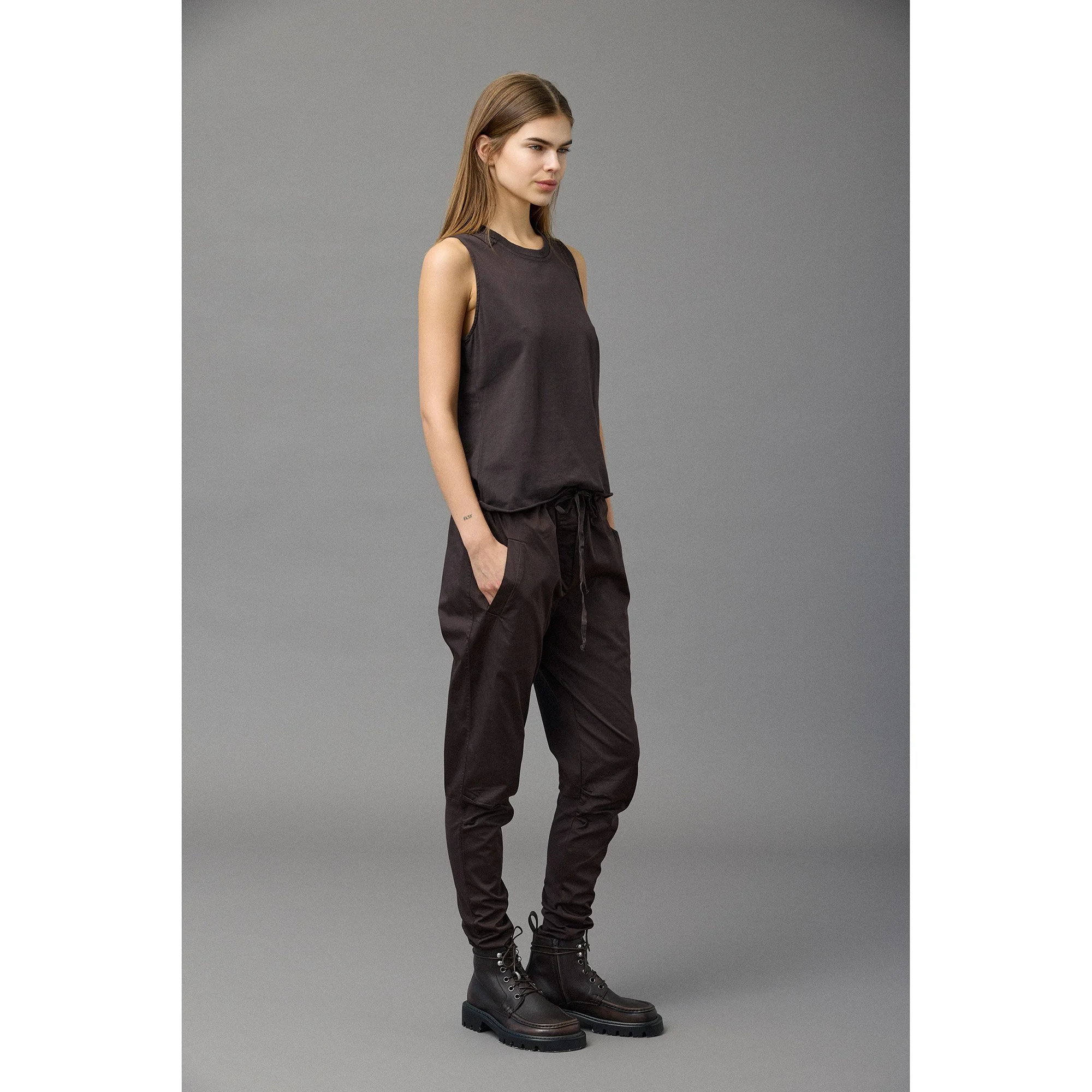 24.BasicCottonTaperedPants-02.jpg