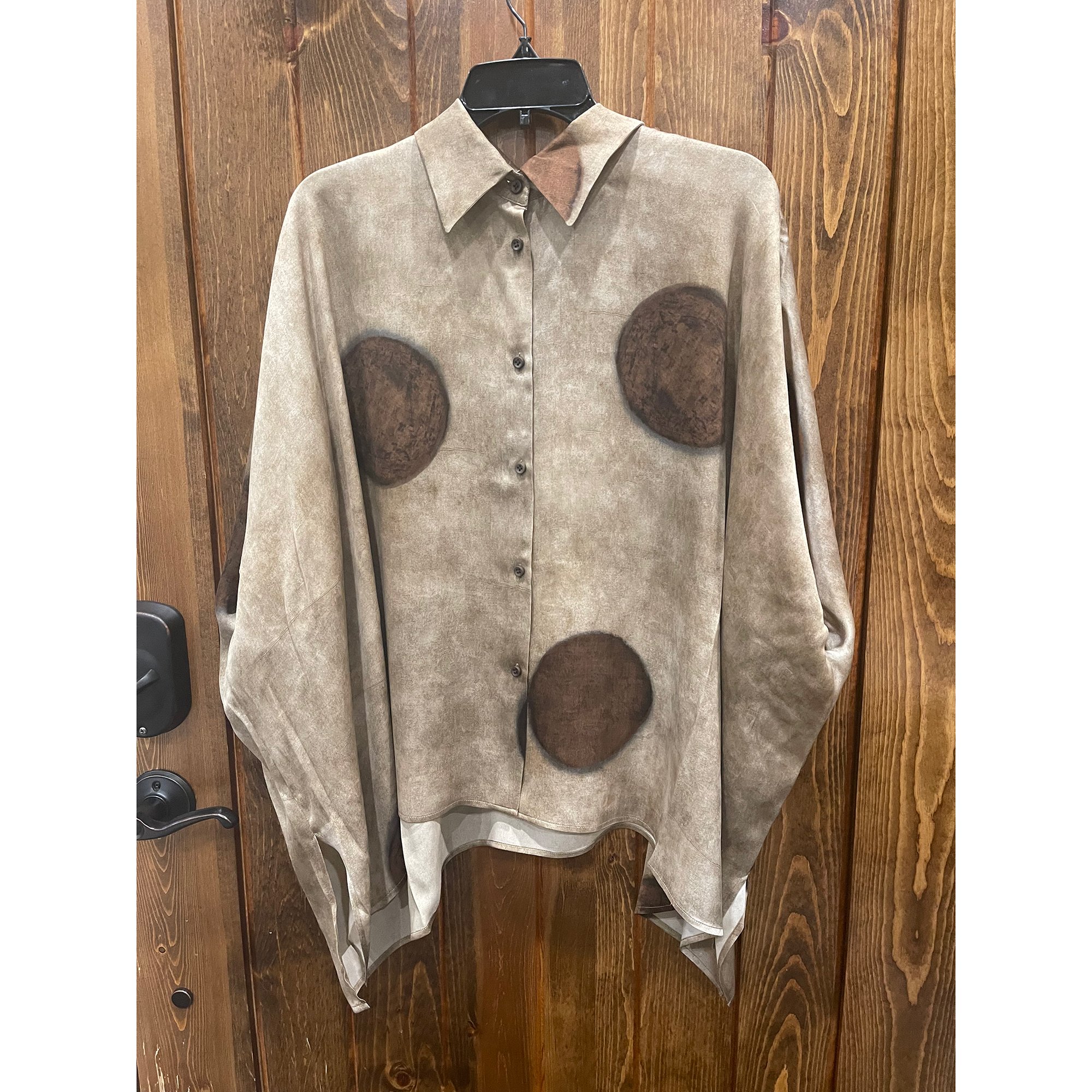 UmaWang_Shirt_BrownDot_7054.jpg