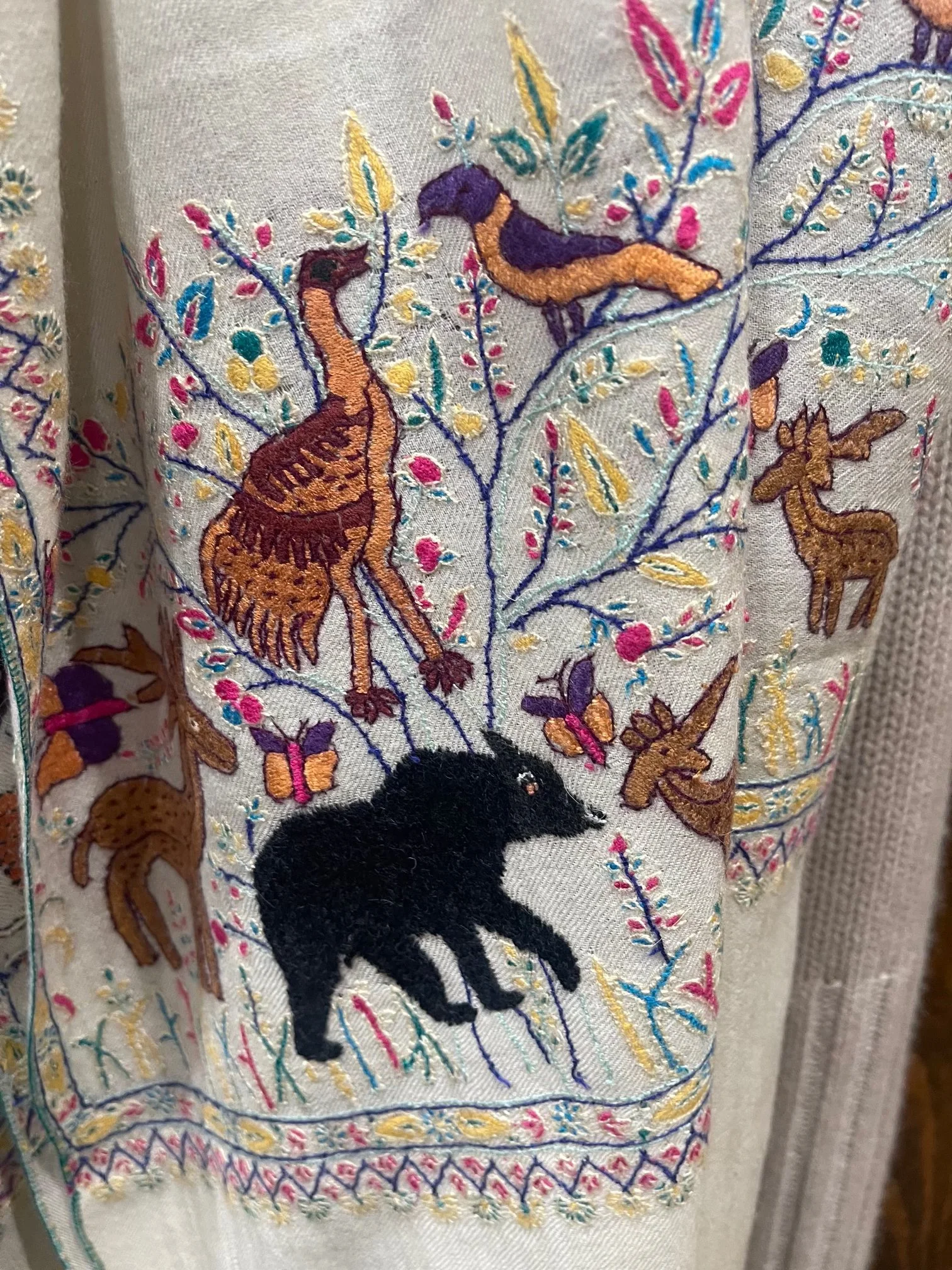 YasserShawl_White_Animals.jpg