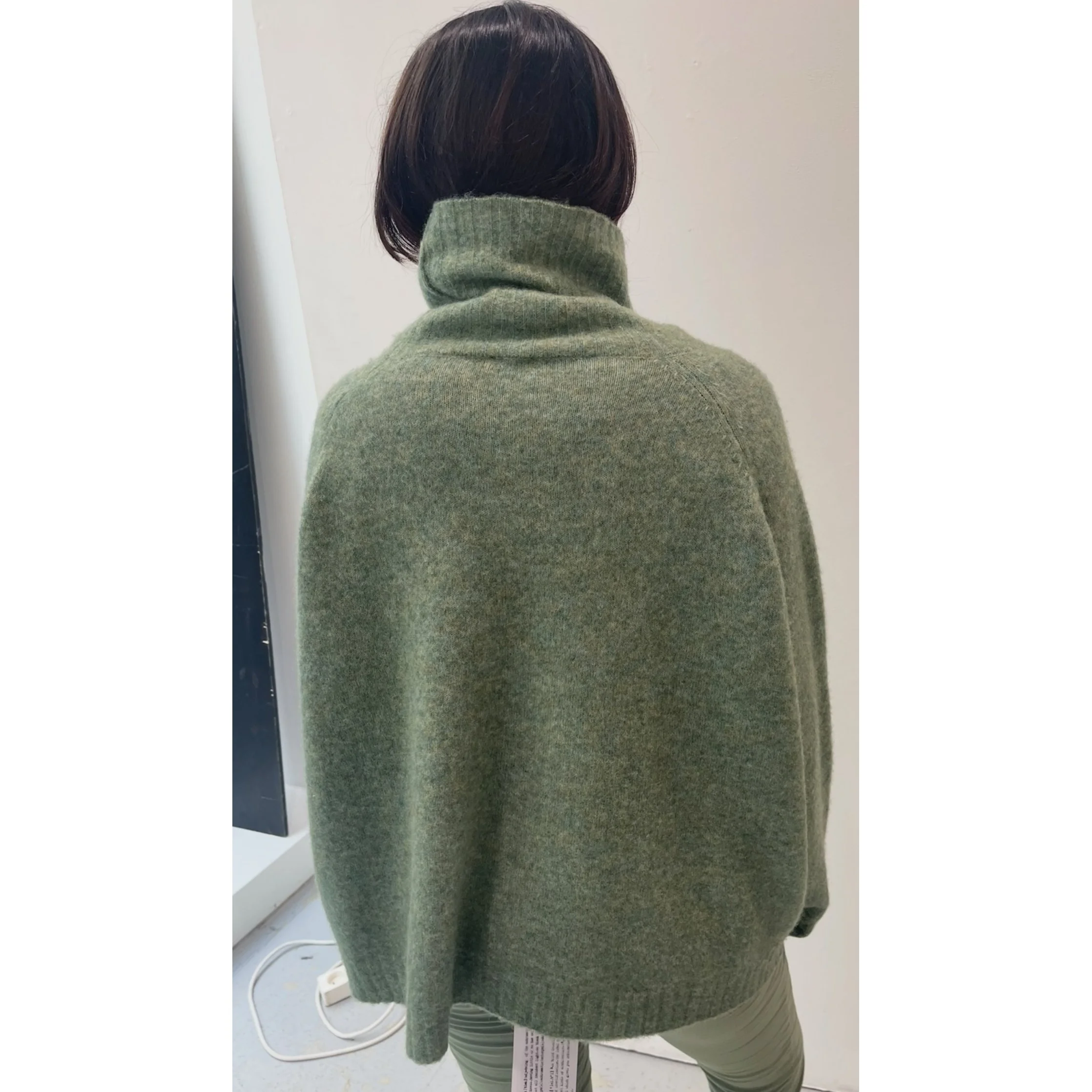 RH_Turtleneck_Back_IMG_8727.jpg