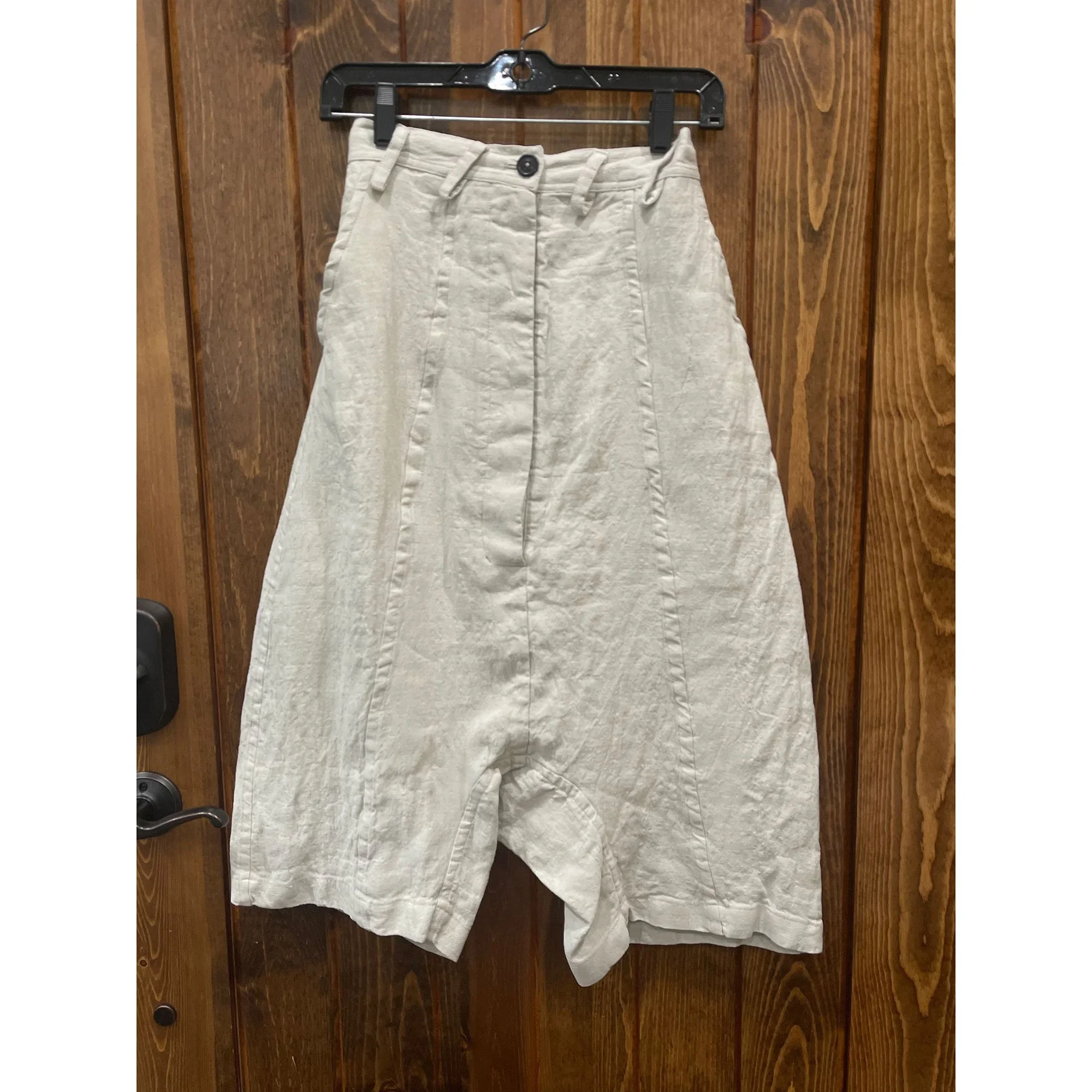 Rundholz-white-droptrouser.webp