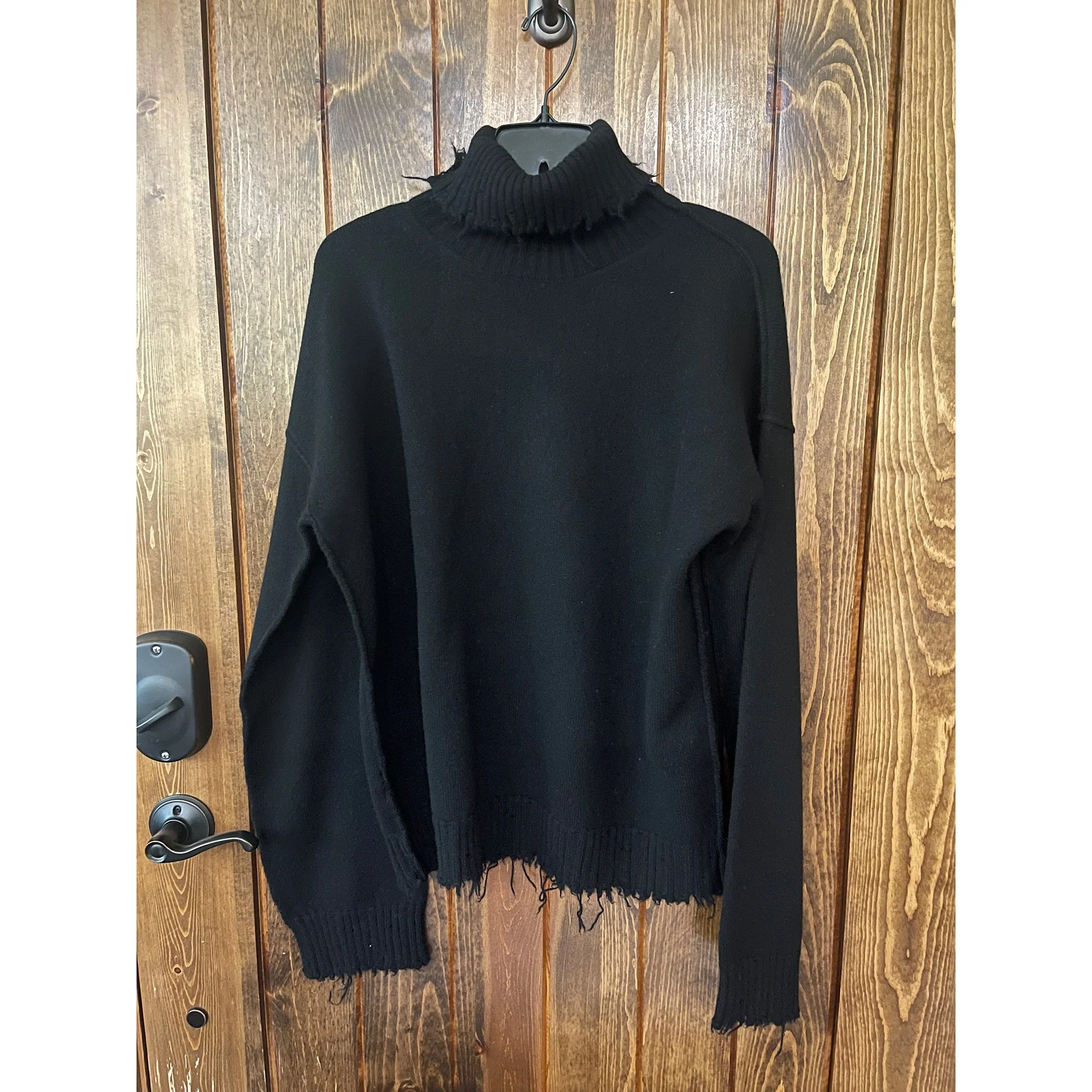 UmaWang_HighNeckTop_Black.jpg