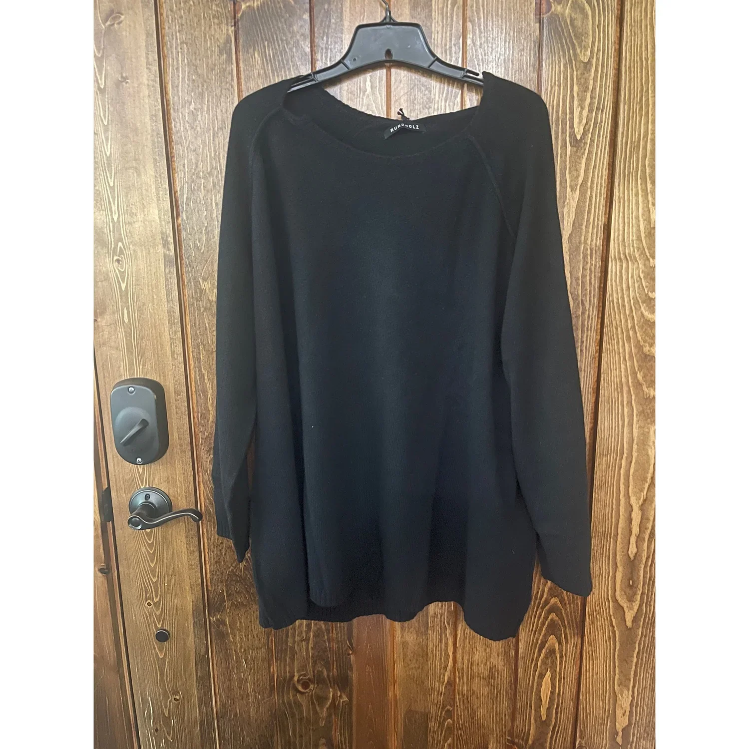Rundholz_Sweater_Black_tunic.webp