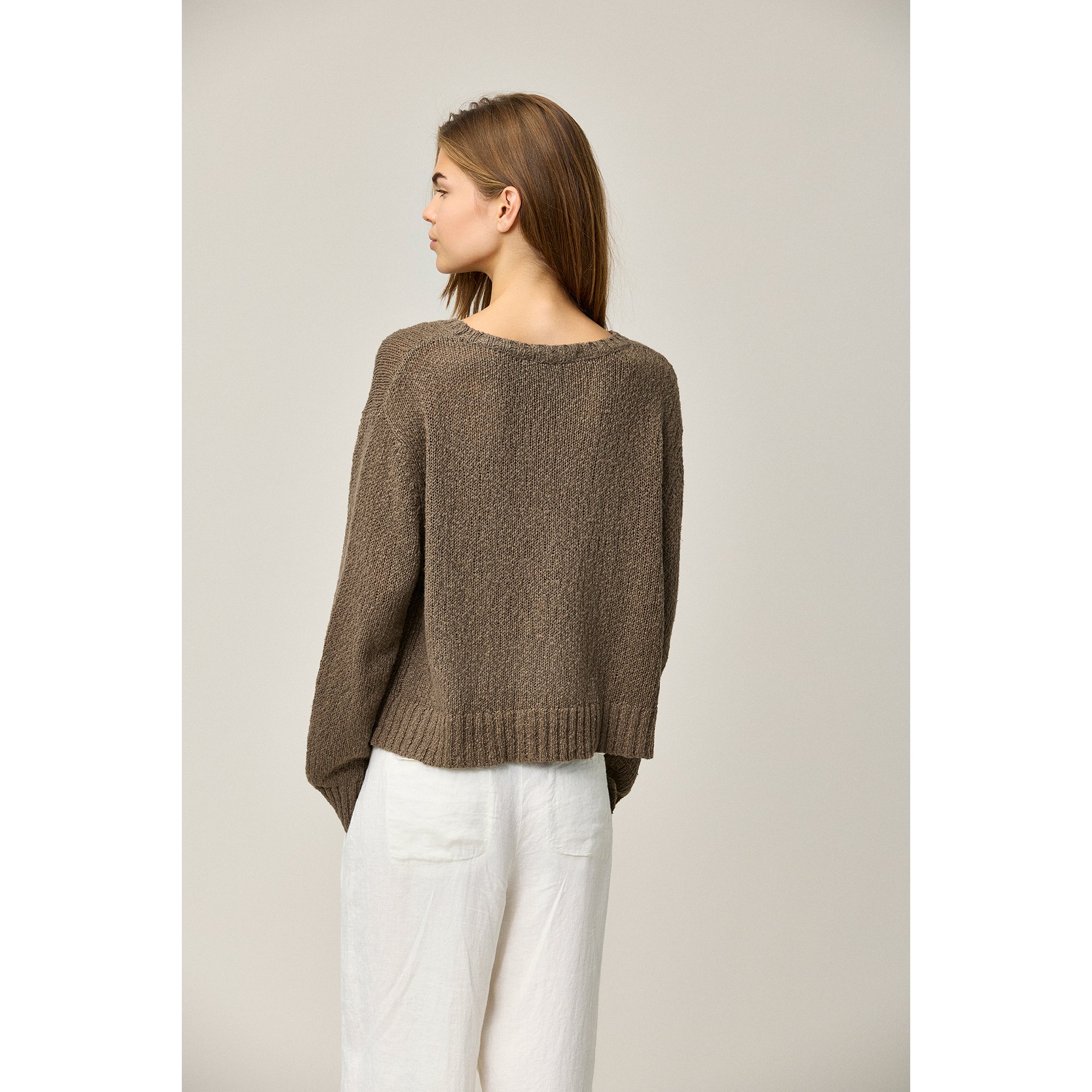 KDN_M112-pullover-knit-back.jpg