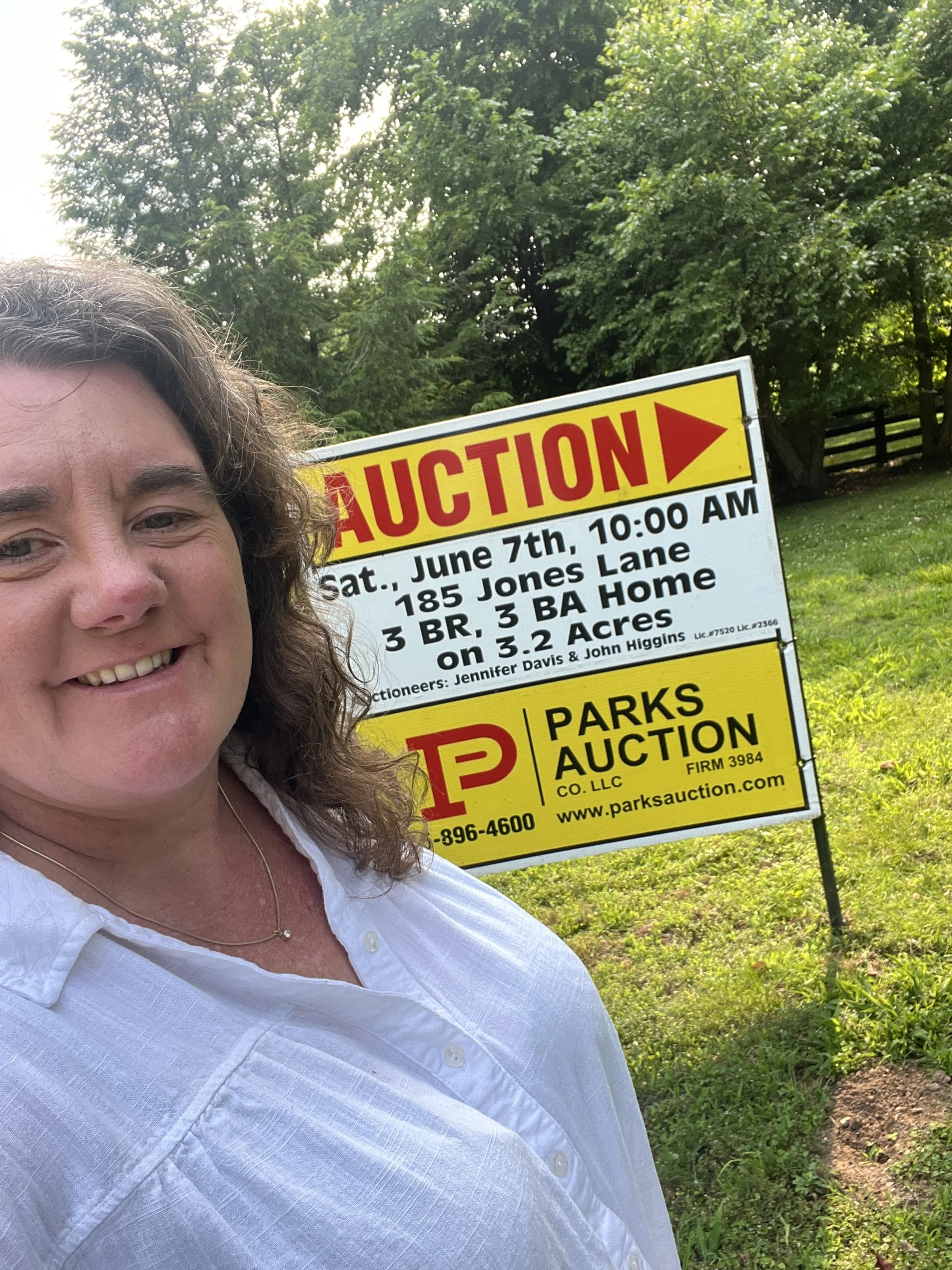 What Fees Do Sellers Pay at a Real Estate Auction in Tennessee?