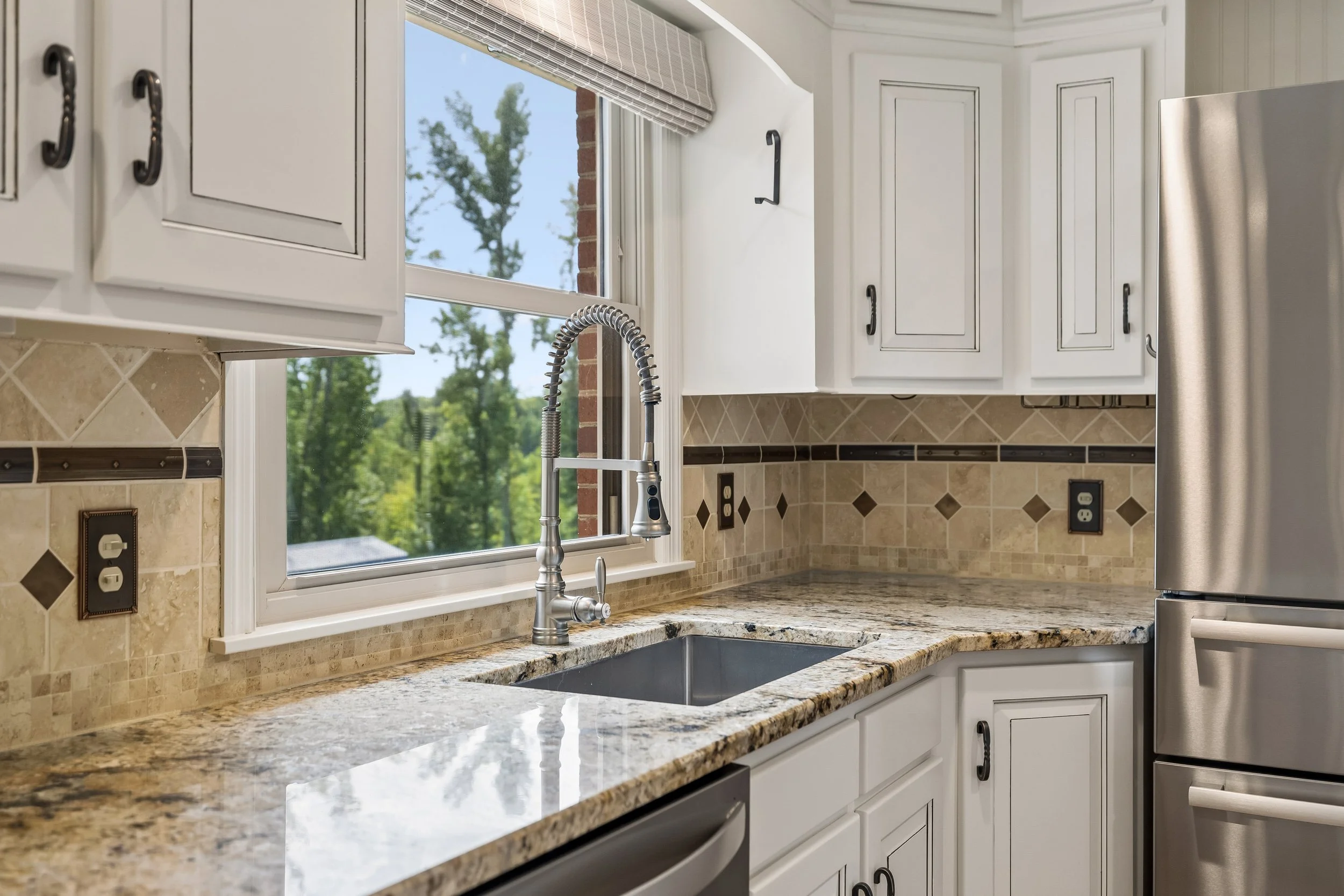 30-1411 Fairview Dr - 032.jpg