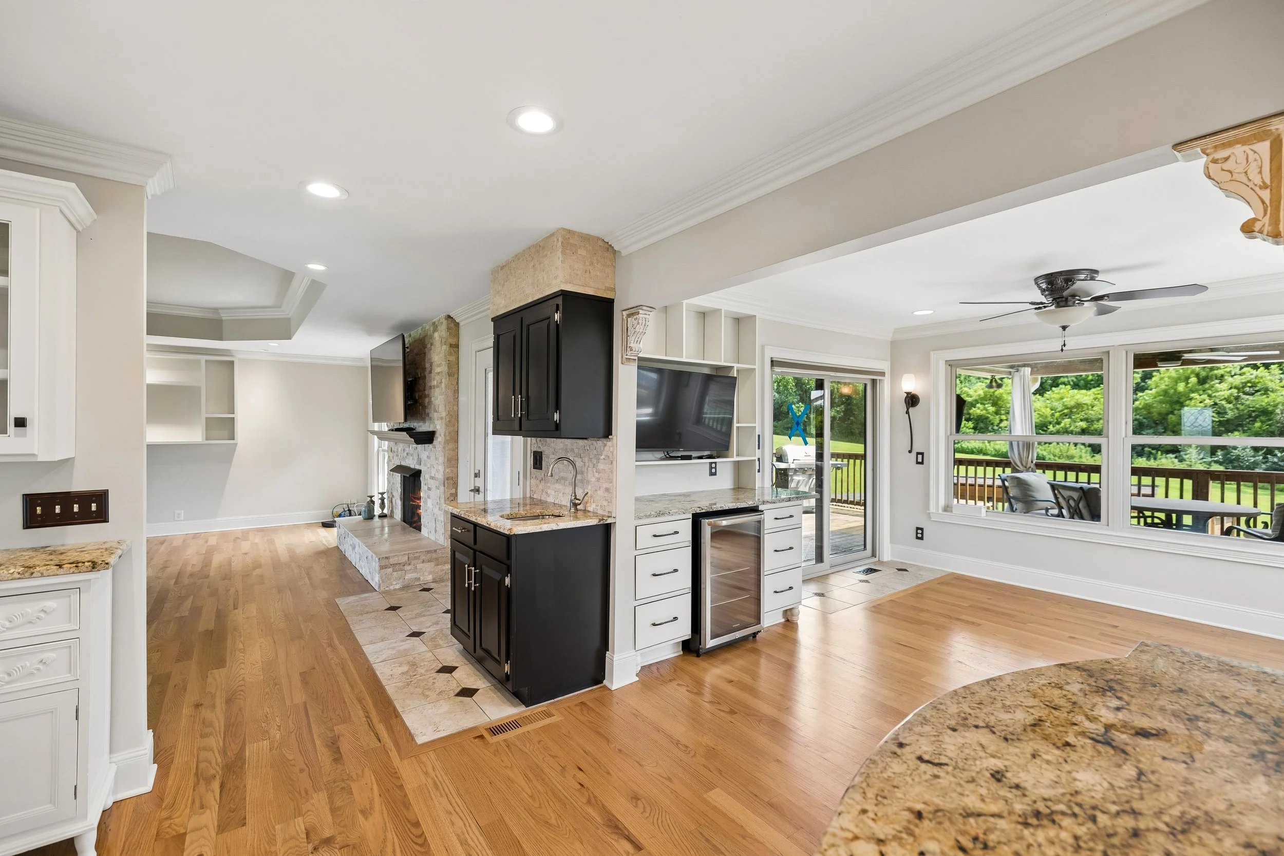 28-1411 Fairview Dr - 030.jpg