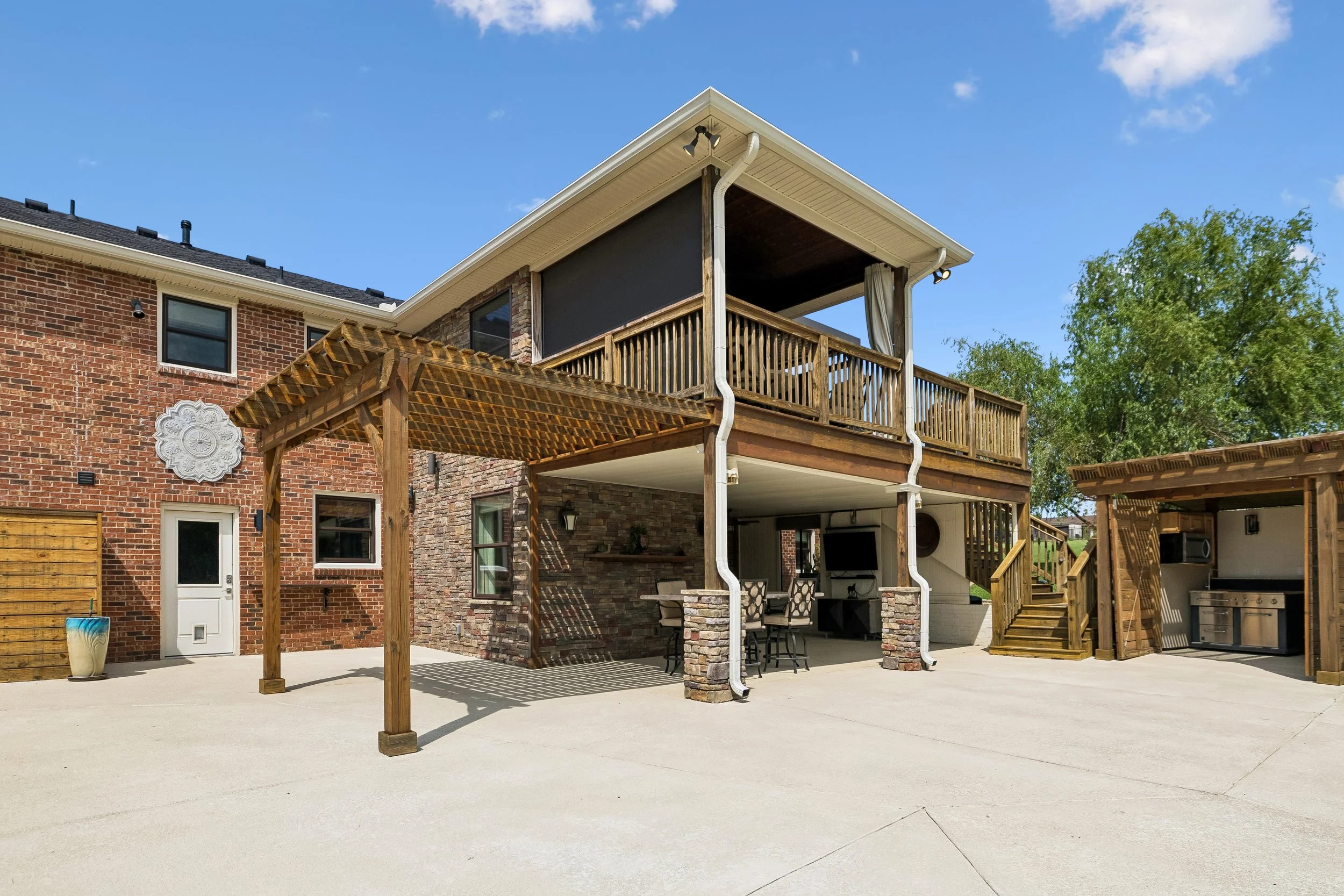 99-1411 Fairview Dr - 099.jpg