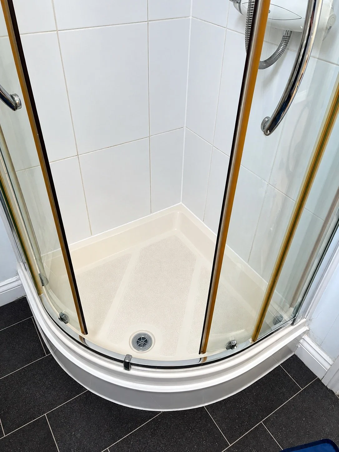 shower_website_400kb(1).jpg