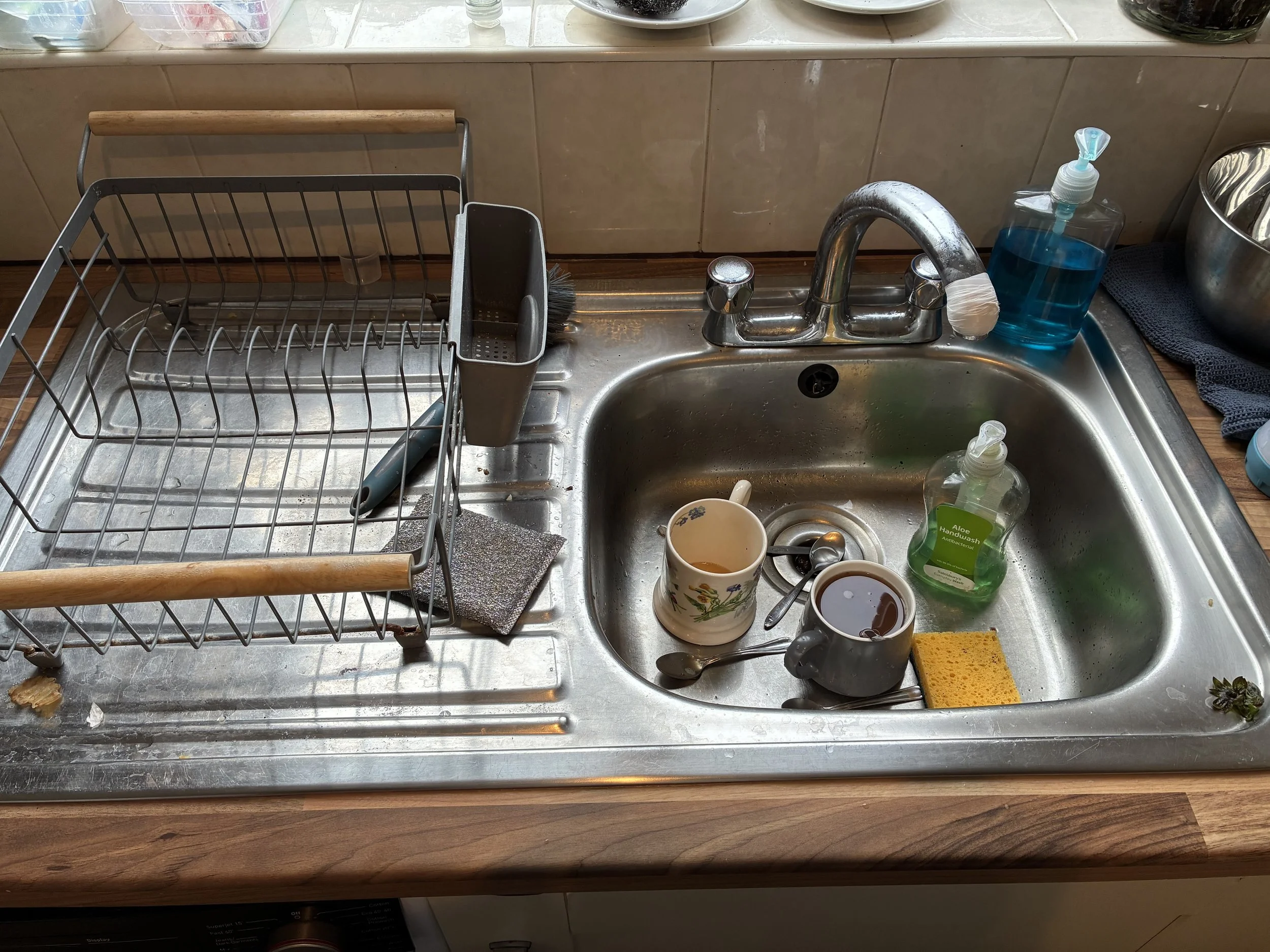 Sink Tap Replacement Before.jpeg