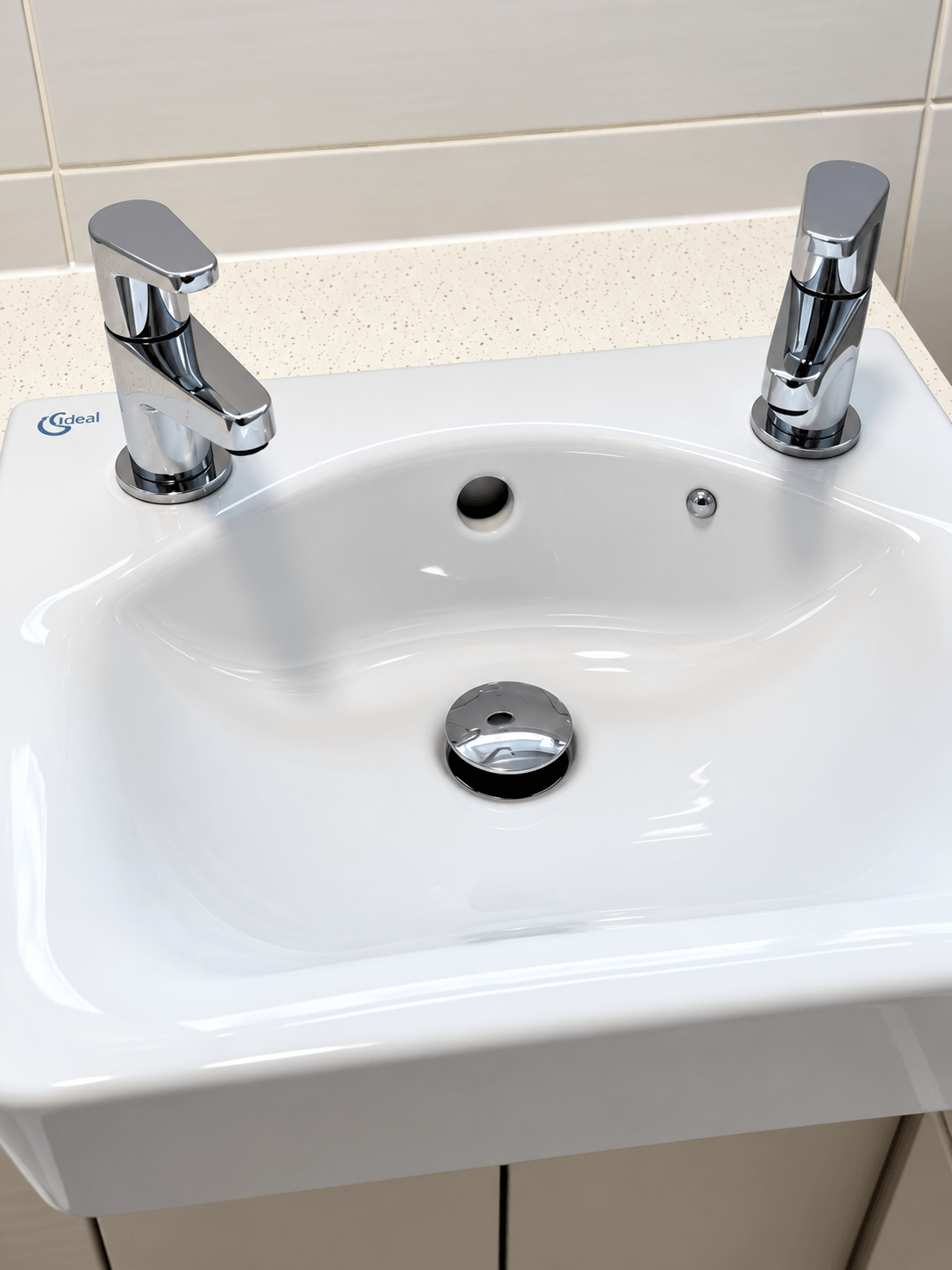 Basin tap replacement Leicester ruditheplumber.co.uk