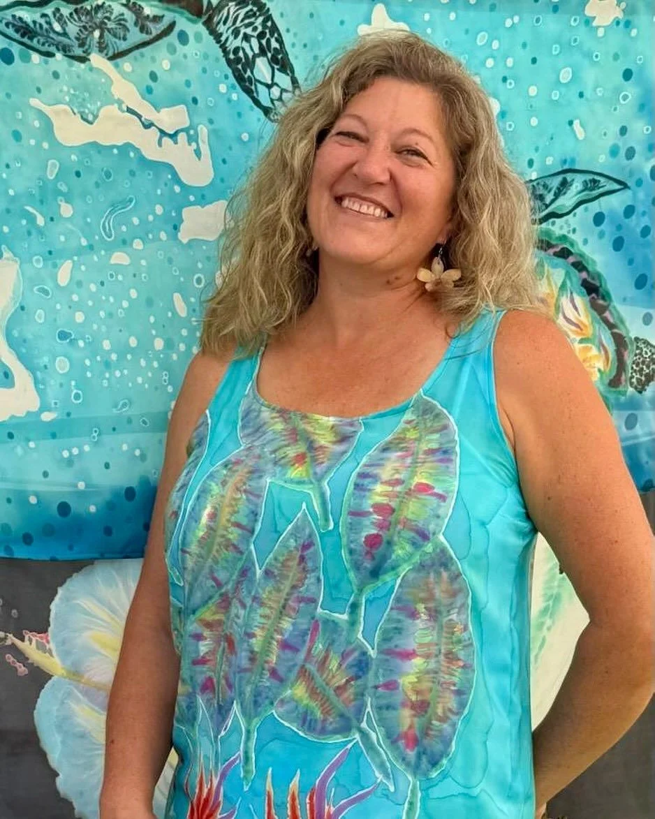 Introducing Market Manager AND Vendor: Angela Warner of Anu Creations. @silkyanu 🌺🌱 Angela resides in Leilani Estates where she hand-paints pristine white silk into one-of-a-kind wearable creations.  As an avid gardener and lover of all growing thi