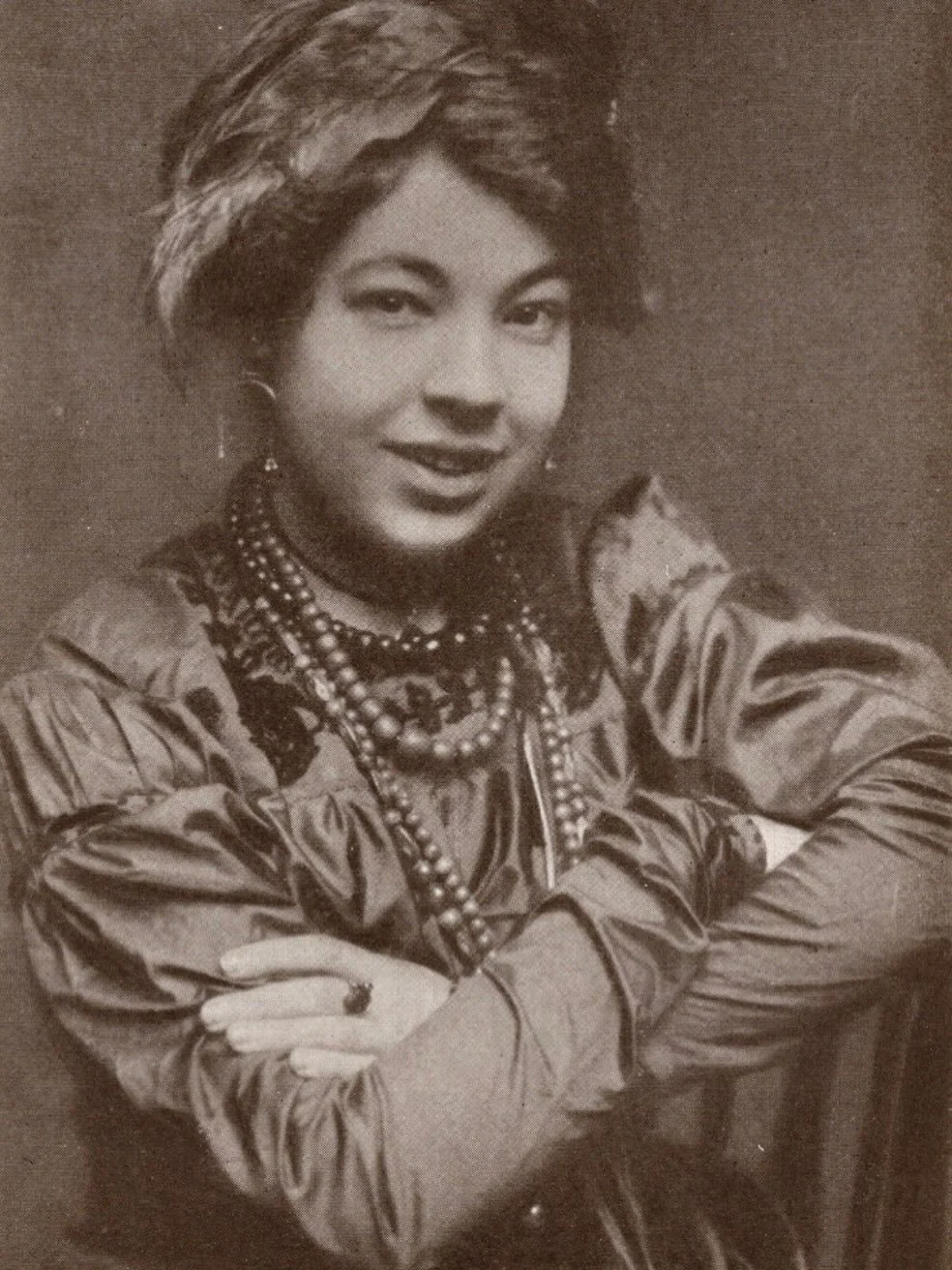 Do you know who this is? If you read tarot you should! Come find out more THIS TUESDAY at Tarot &amp; Wine: Lessons for the Curious, 6pm @wineshopvashon . 

$40 includes a paired wine pour and a 90 minute tarot lesson. More at http://www.hearthwitche