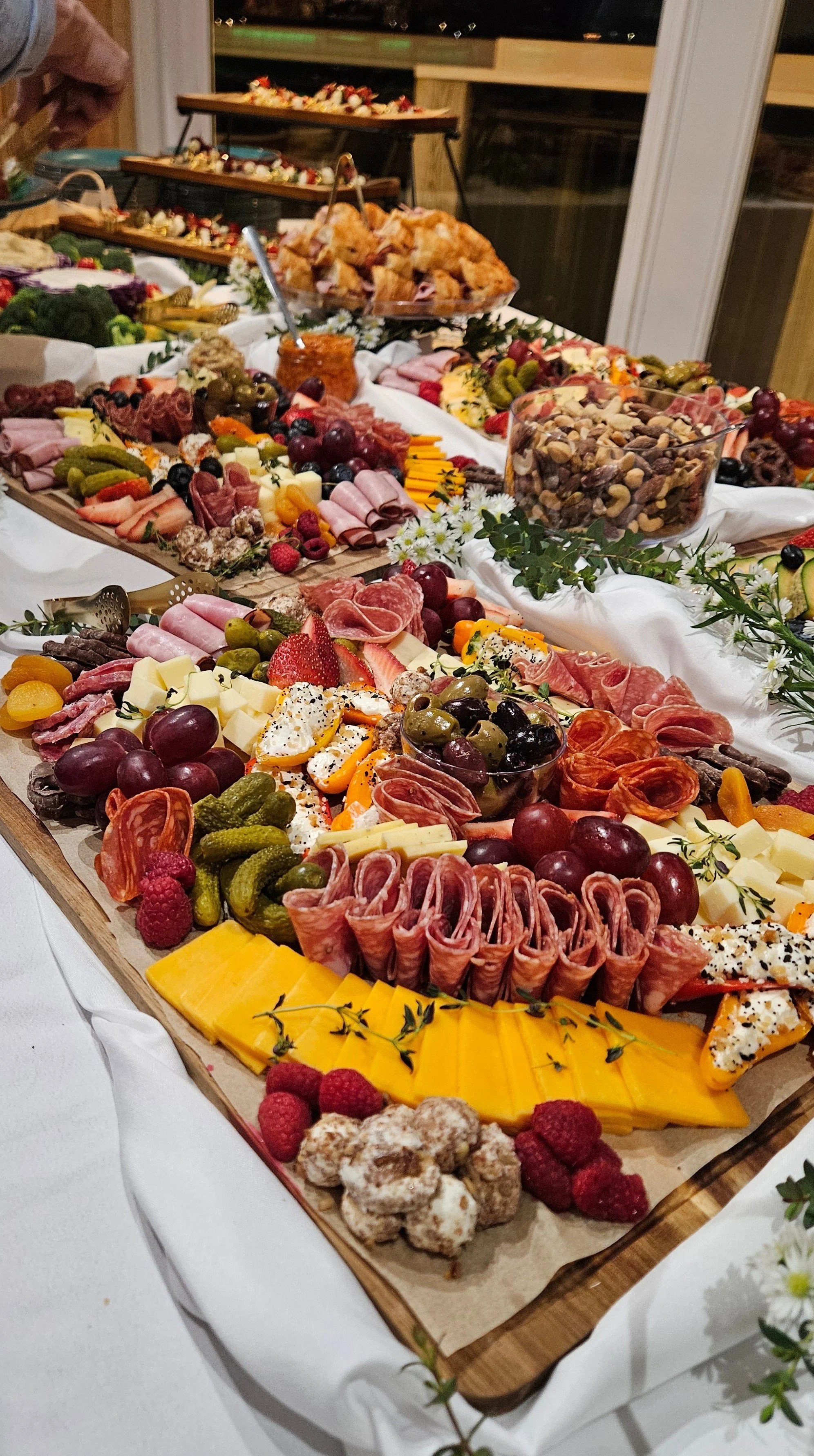 5 Reasons Guests Always Gather Around the Grazing Table