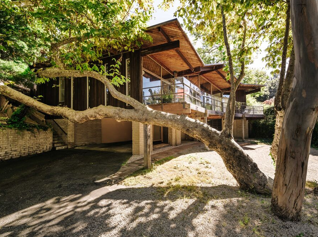 630 Hightree Rd  |  $5,950,000 | Santa Monica, CA 90402