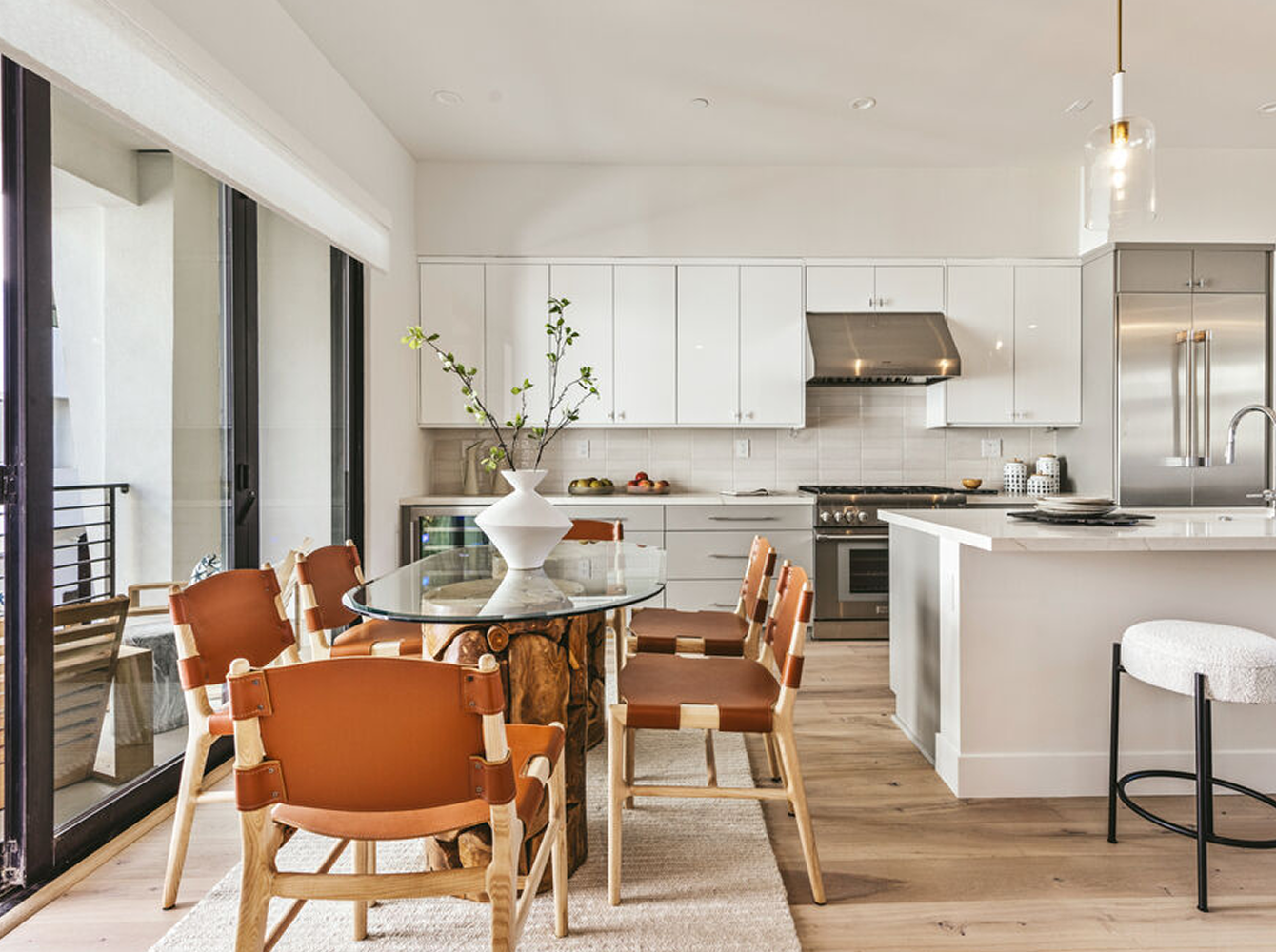 3218 S Barrington Ave  |  $2,075,000 | Los Angeles, CA 90066