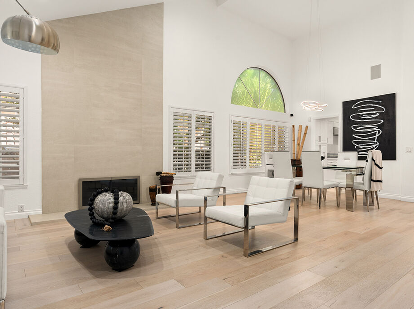 24762 Vía Pradera  |  $1,995,000  |  Calabasas, CA 91302