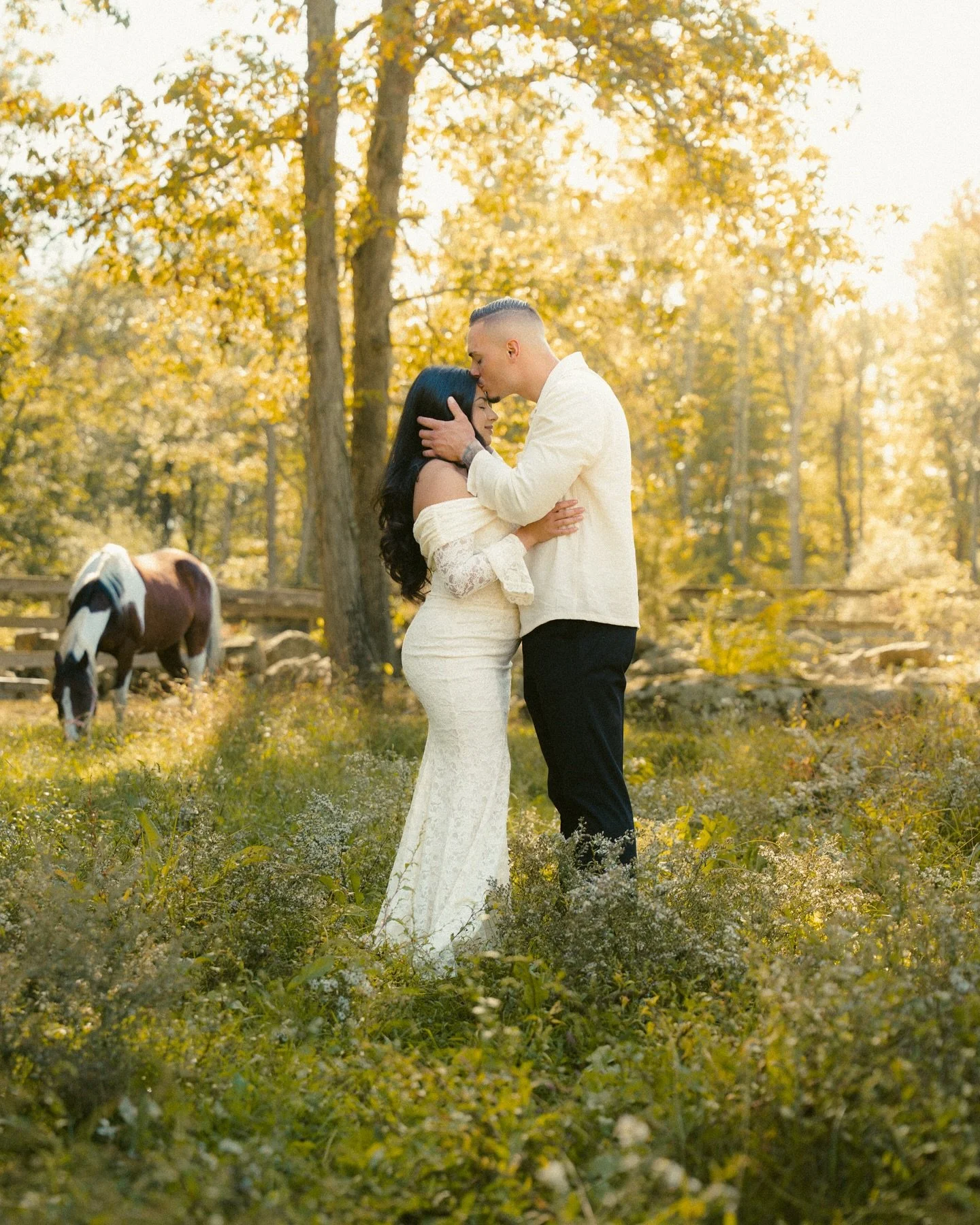 Started off October with a quick engagement shoot for Nicole &amp; Jay 🍂✨

#engagementsession #engagementphotography