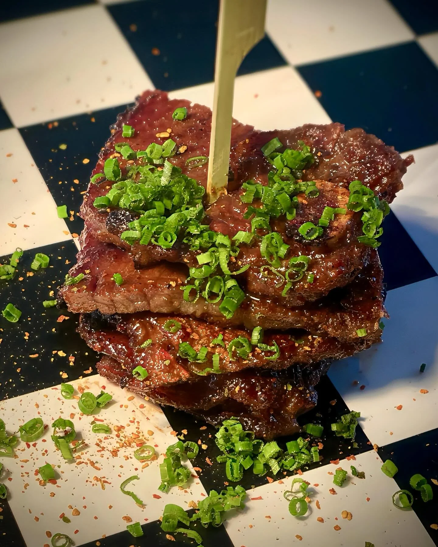 Meet our melt-in-your-mouth Kalbi Short Rib - marinated for 24 hours, finished with yakitori glaze, shichimi, and fresh chive. Trust us&hellip; you&rsquo;ve never had short ribs like this before.

Cabin 5️⃣ @distilleryto 

#StickShiftRobata #Distille