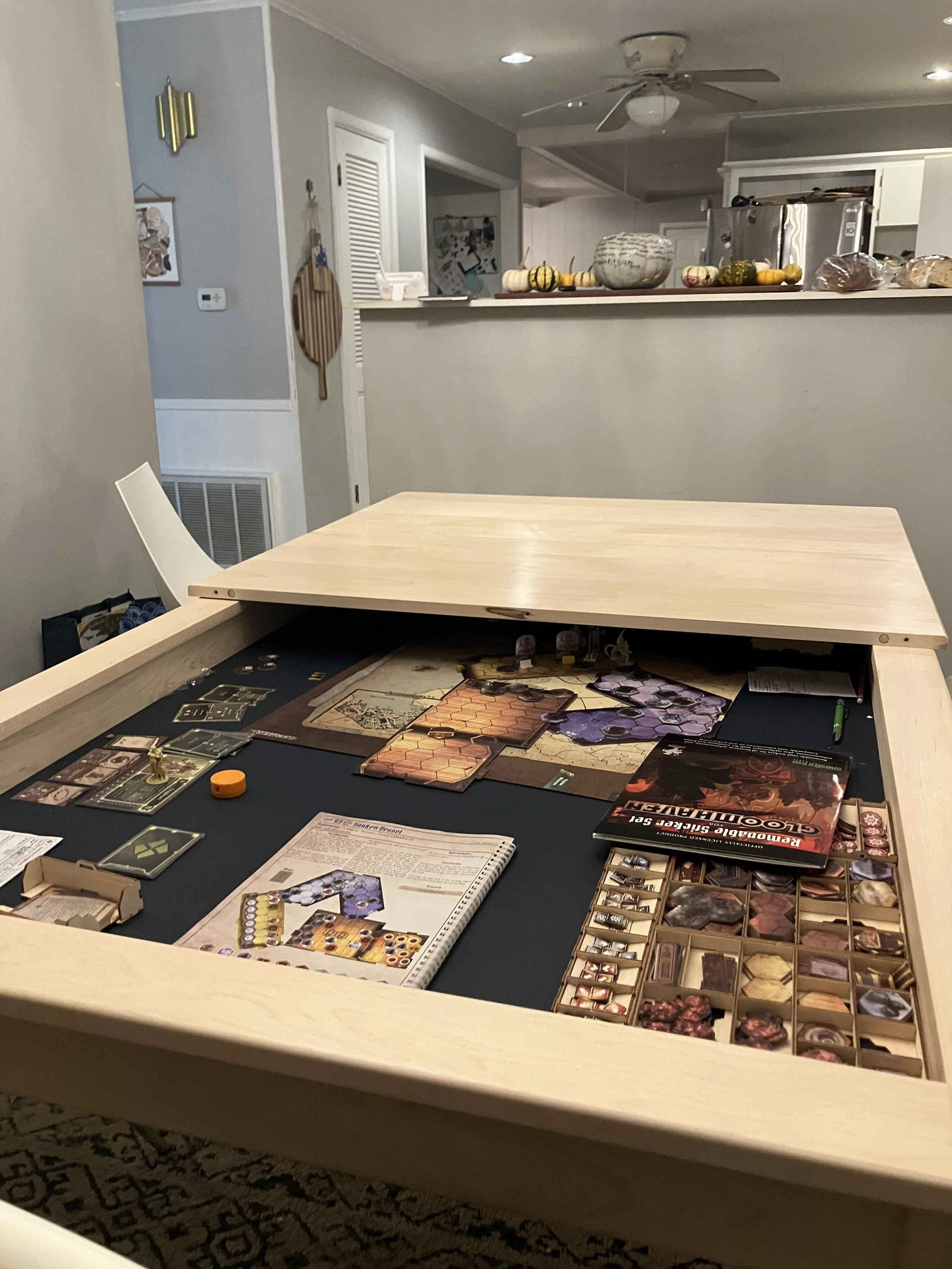 Maple dining/gaming table with 4 surface panels and leather insert