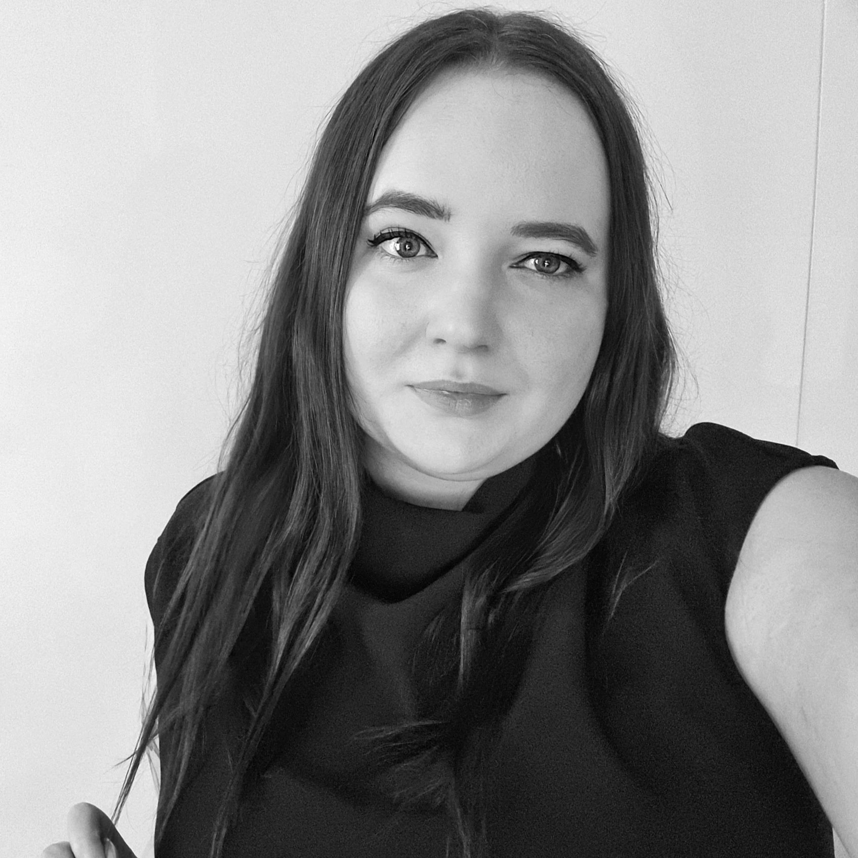 Portrait of Jess Bilski, Sydney-based graphic designer and art director