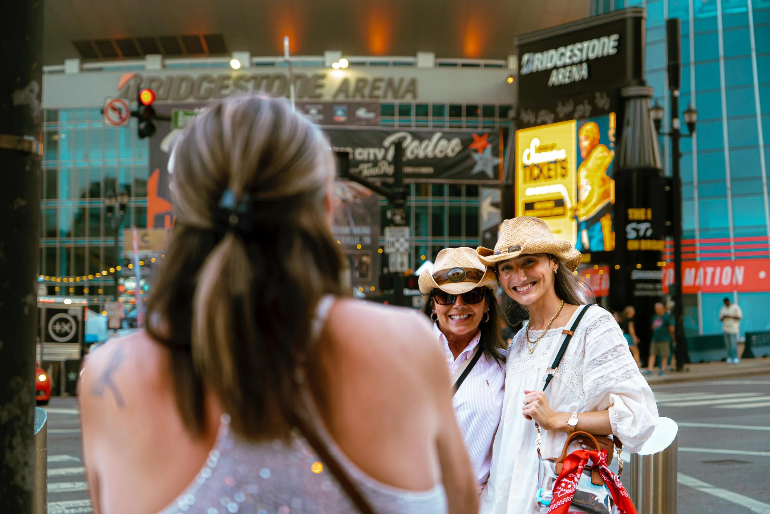 &bull;5/28
Nashville&rsquo;s first PRCA Pro Rodeo kicked off this weekend. As fans gathered the streets of Broadway to celebrate a night where country music and rodeo tradition come to life under the lights ✨