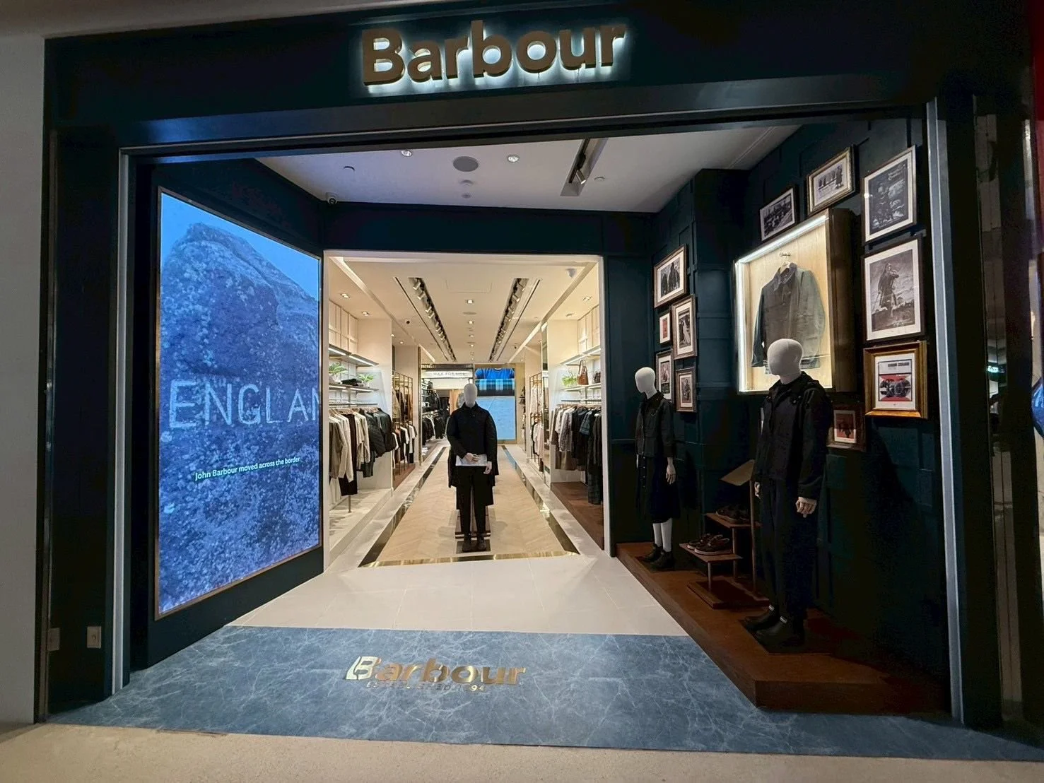 BARBOUR - Thailand // Central Embassy