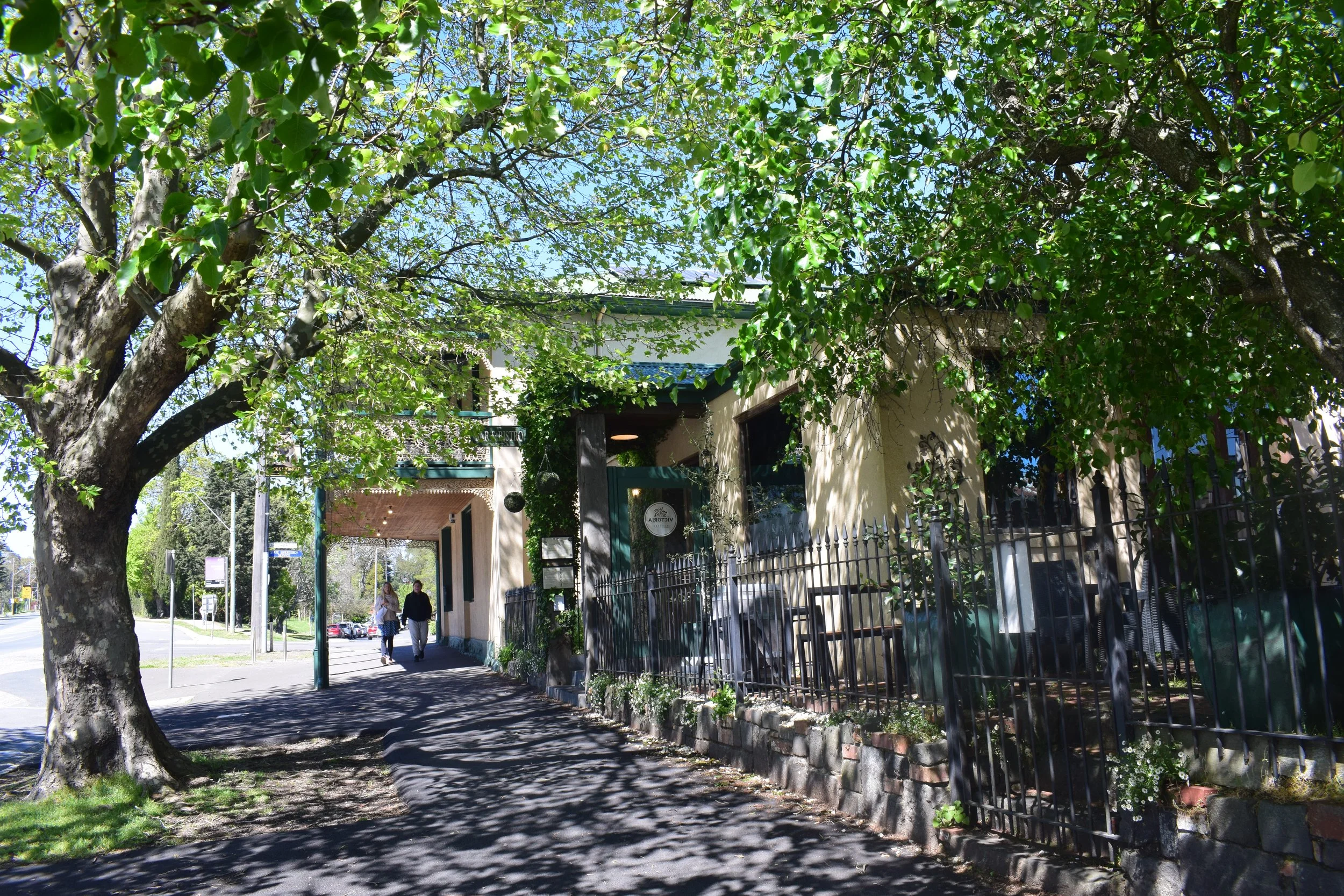 The Vic Hotel.JPG