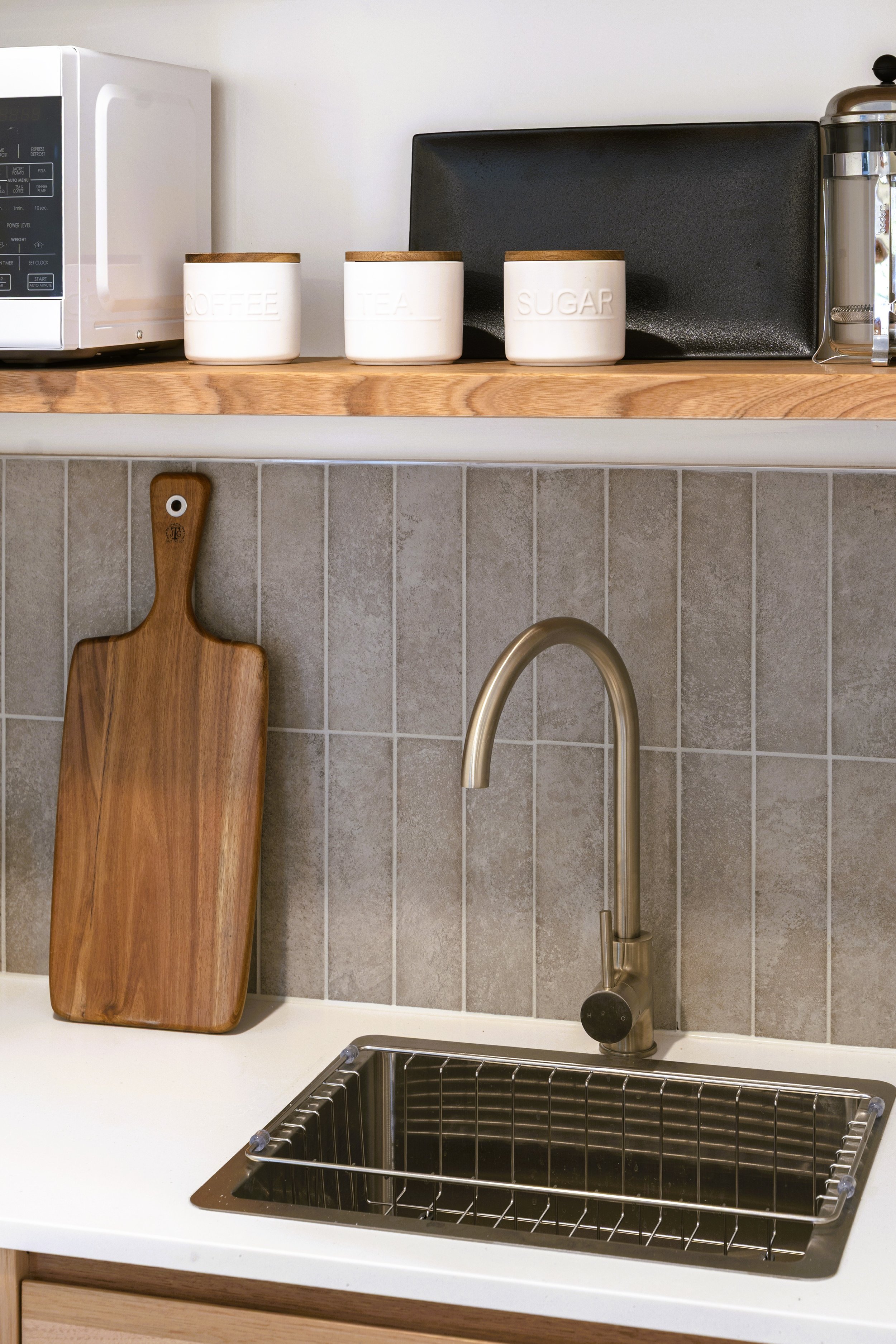 14 Kitchenette 2_warm_contrast.jpg