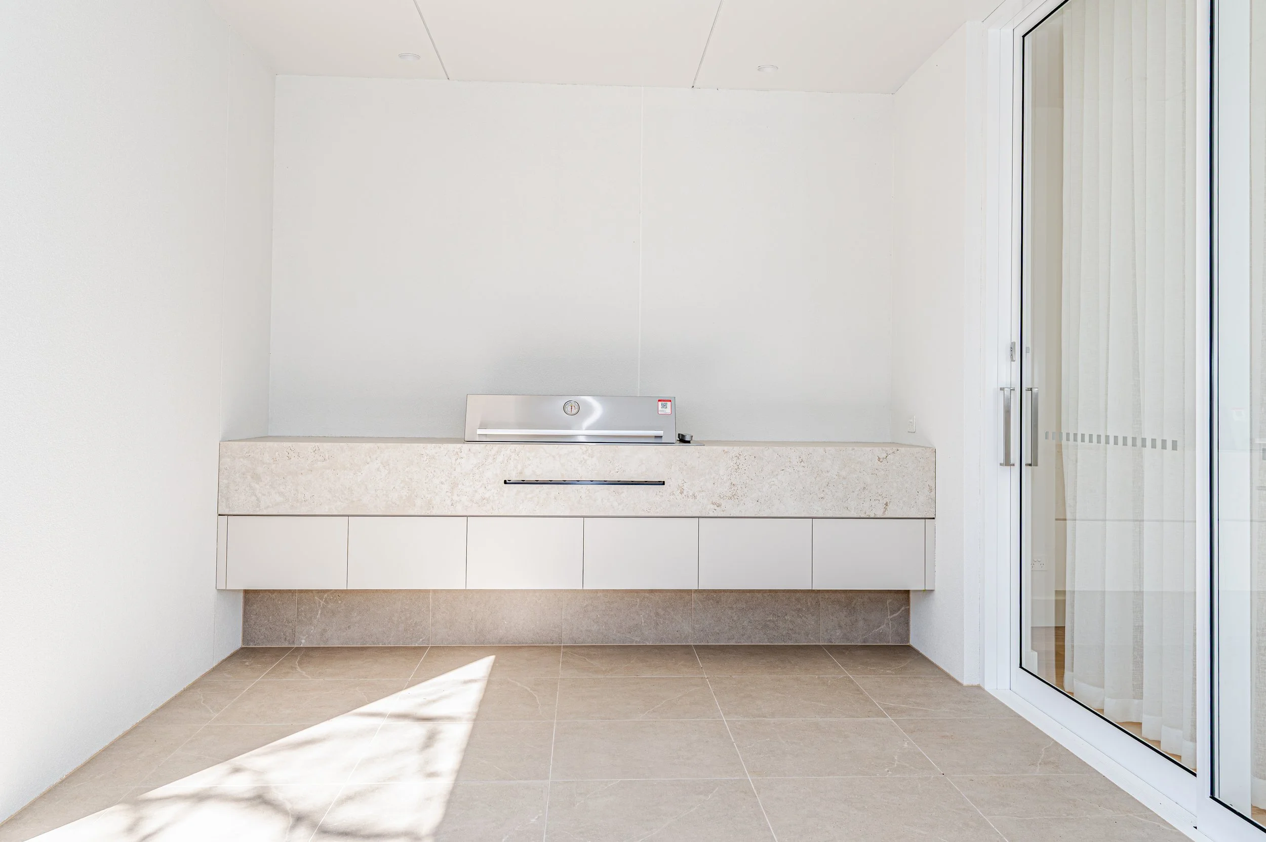 Alfresco in neutral colours