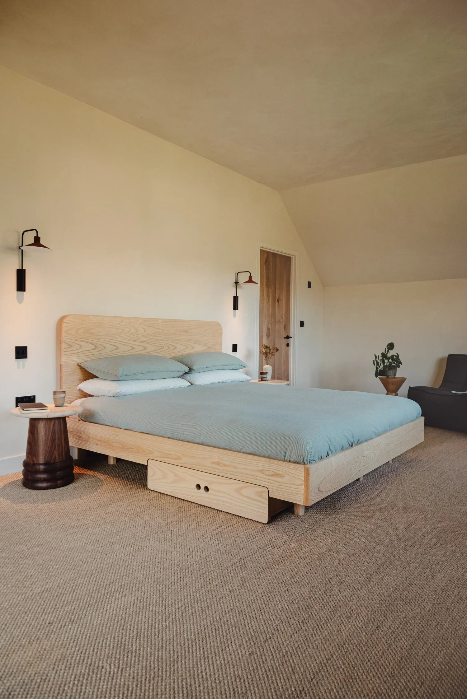 Barnby Design Border Bed – Super King bed handmade in Herefordshire