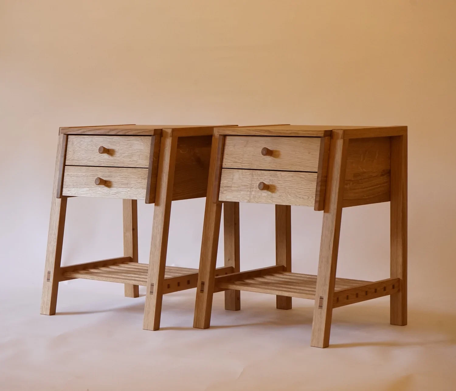 LOOP Bedside Table