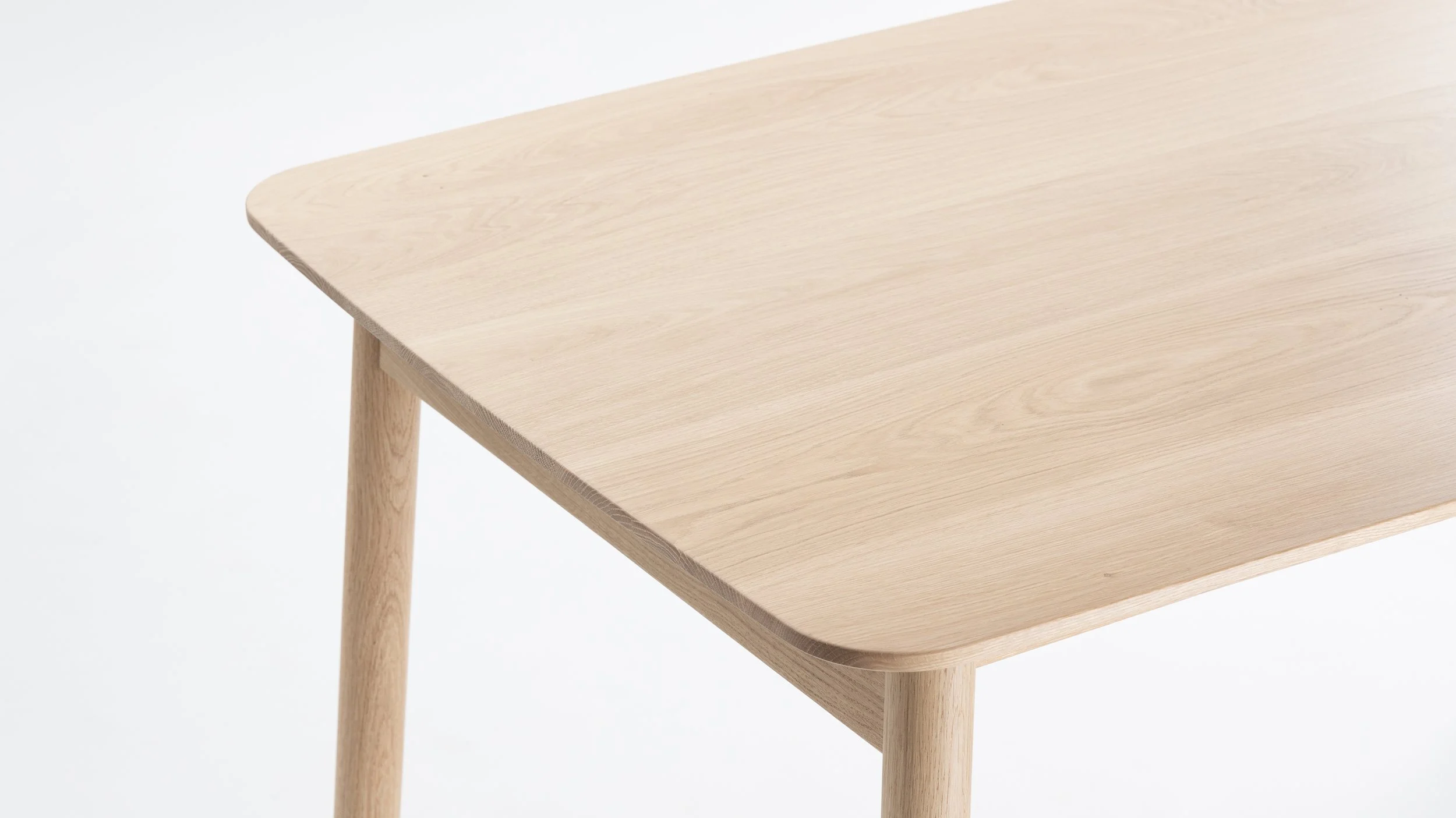 OTIS-TABLE-OAK-CLOSE UP.jpg